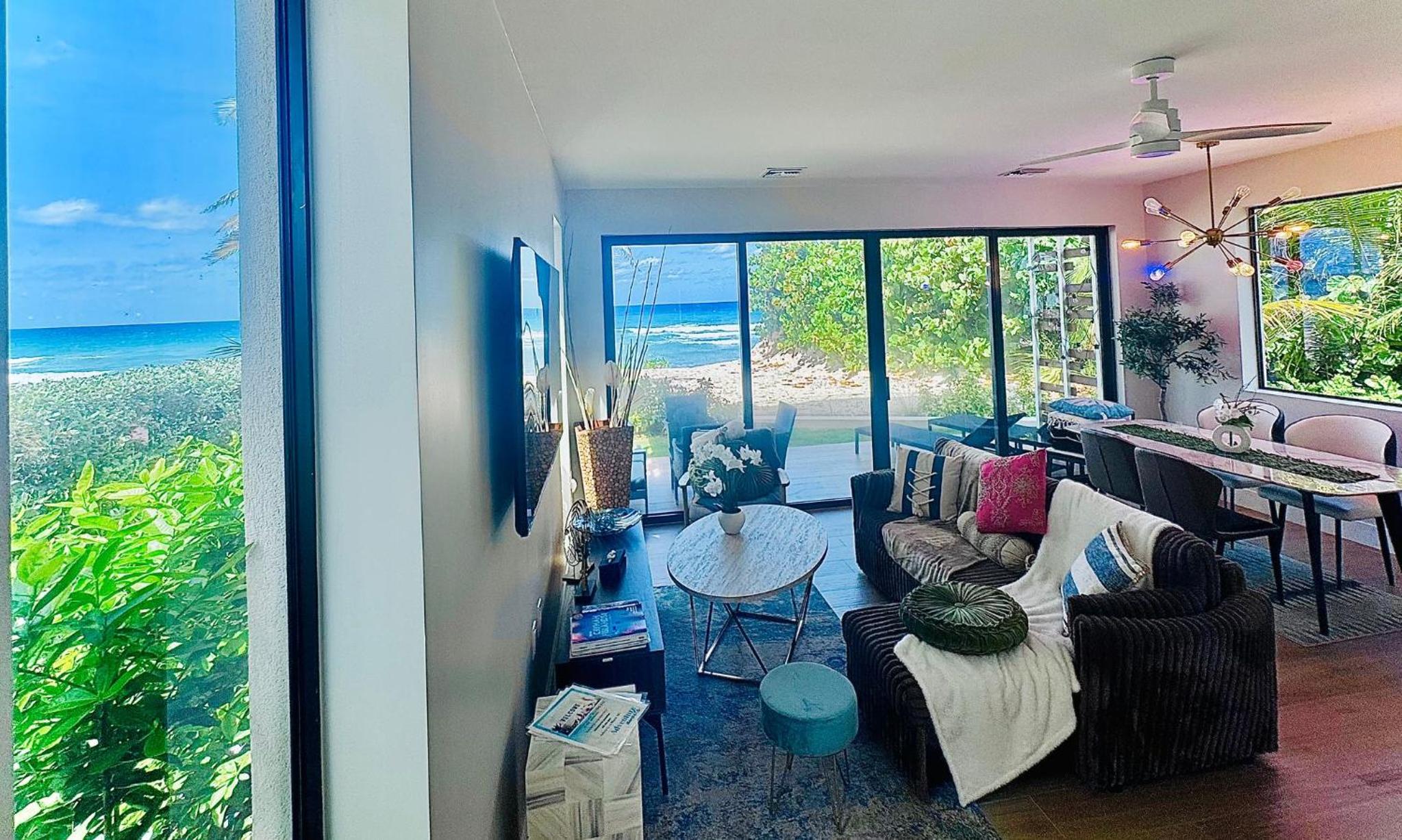 Oceanfront Residency luxury 2B2B ,1-6 person ,terrasse, beach access garden pool
