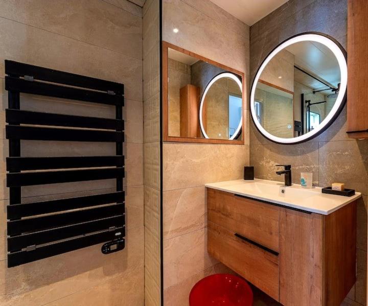 MOM' Blue Paradise Front De Mer 3 étoiles 61 m2 CAP'Diem 3 Clim - Idéal pr un Séjour de 15j ou plus ! Wifi, lit 160 - 4è Ascenseur, Parking, Piscine, Pétan