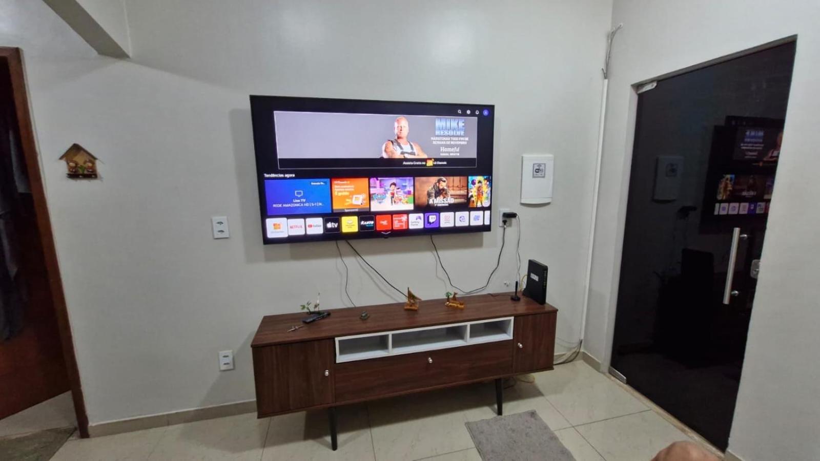 Casa com suite bem localizada