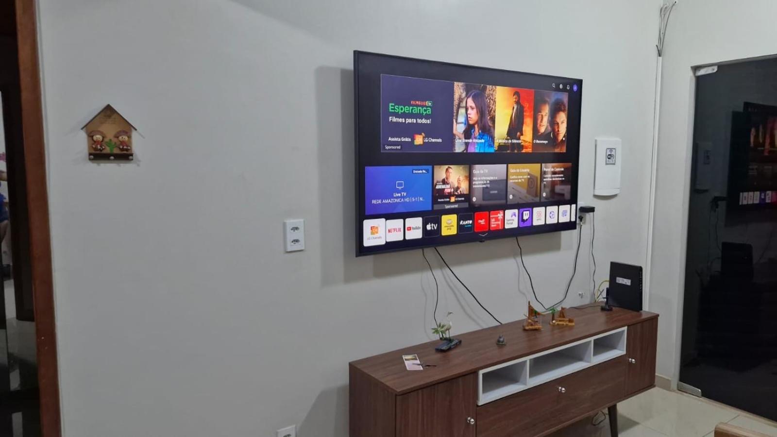 Casa com suite bem localizada