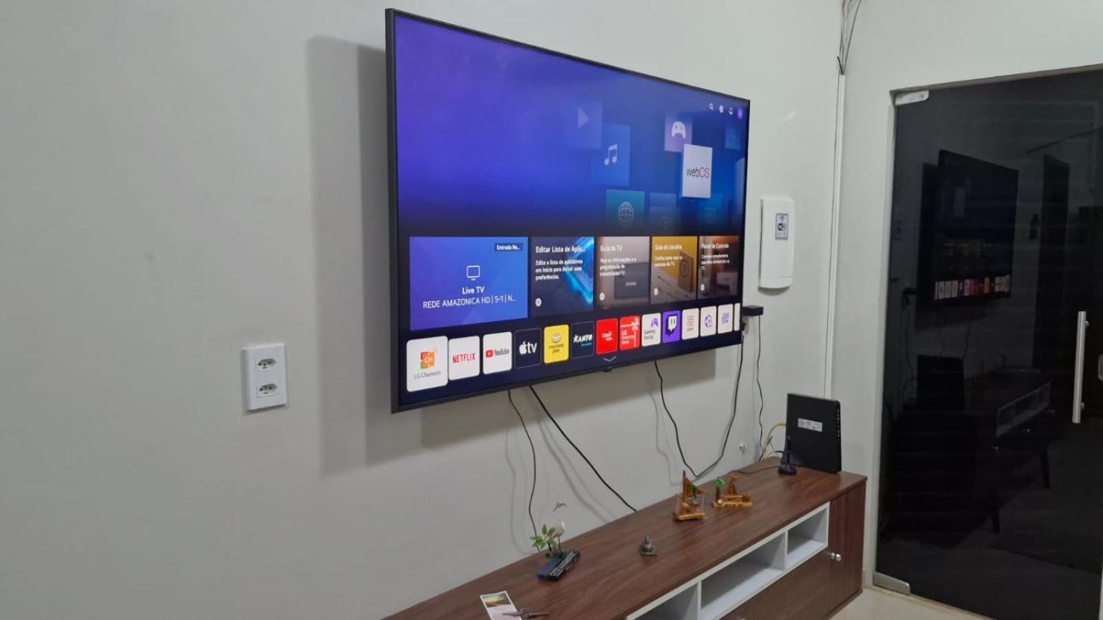 Casa com suite bem localizada