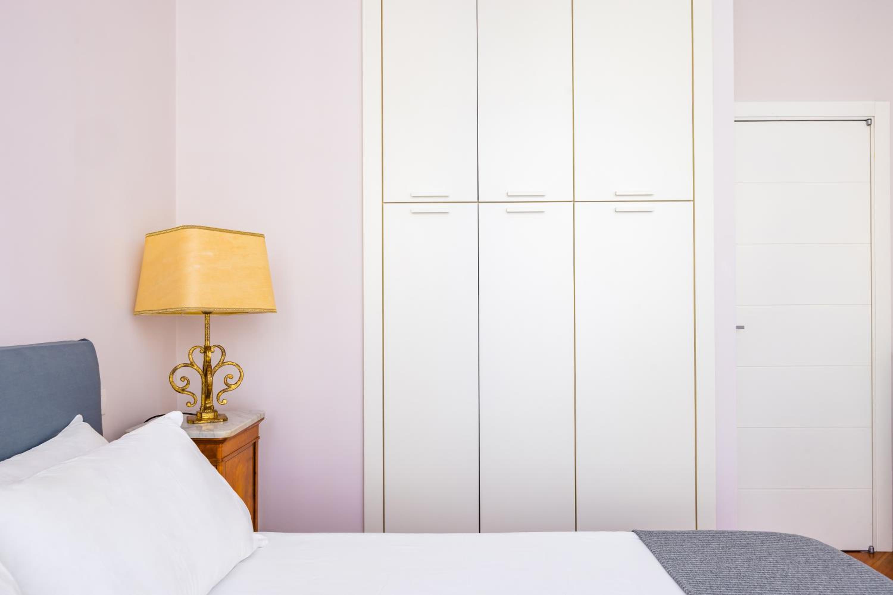 Harmony Elegant Apartment with Parking