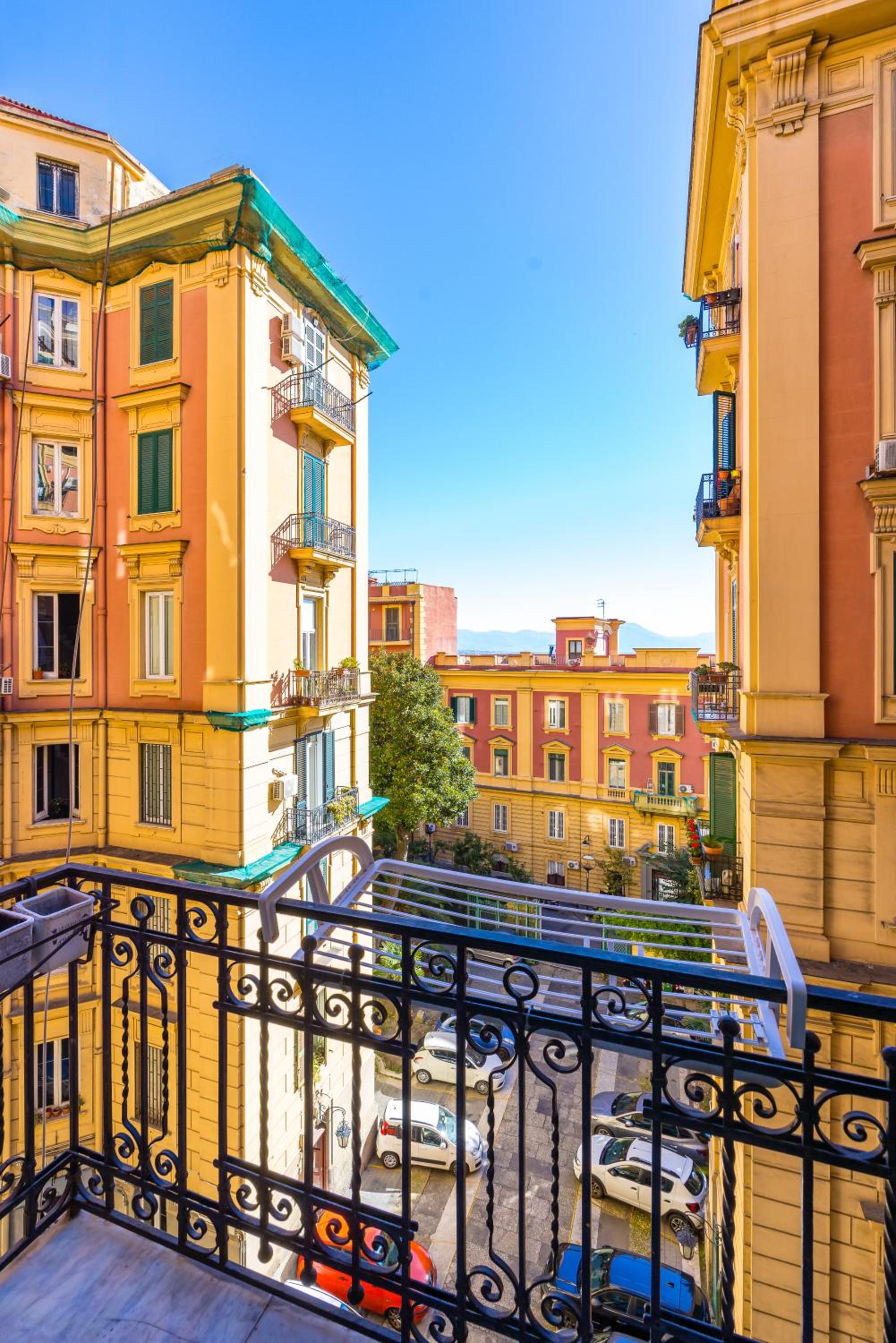 Harmony Elegant Apartment with Parking