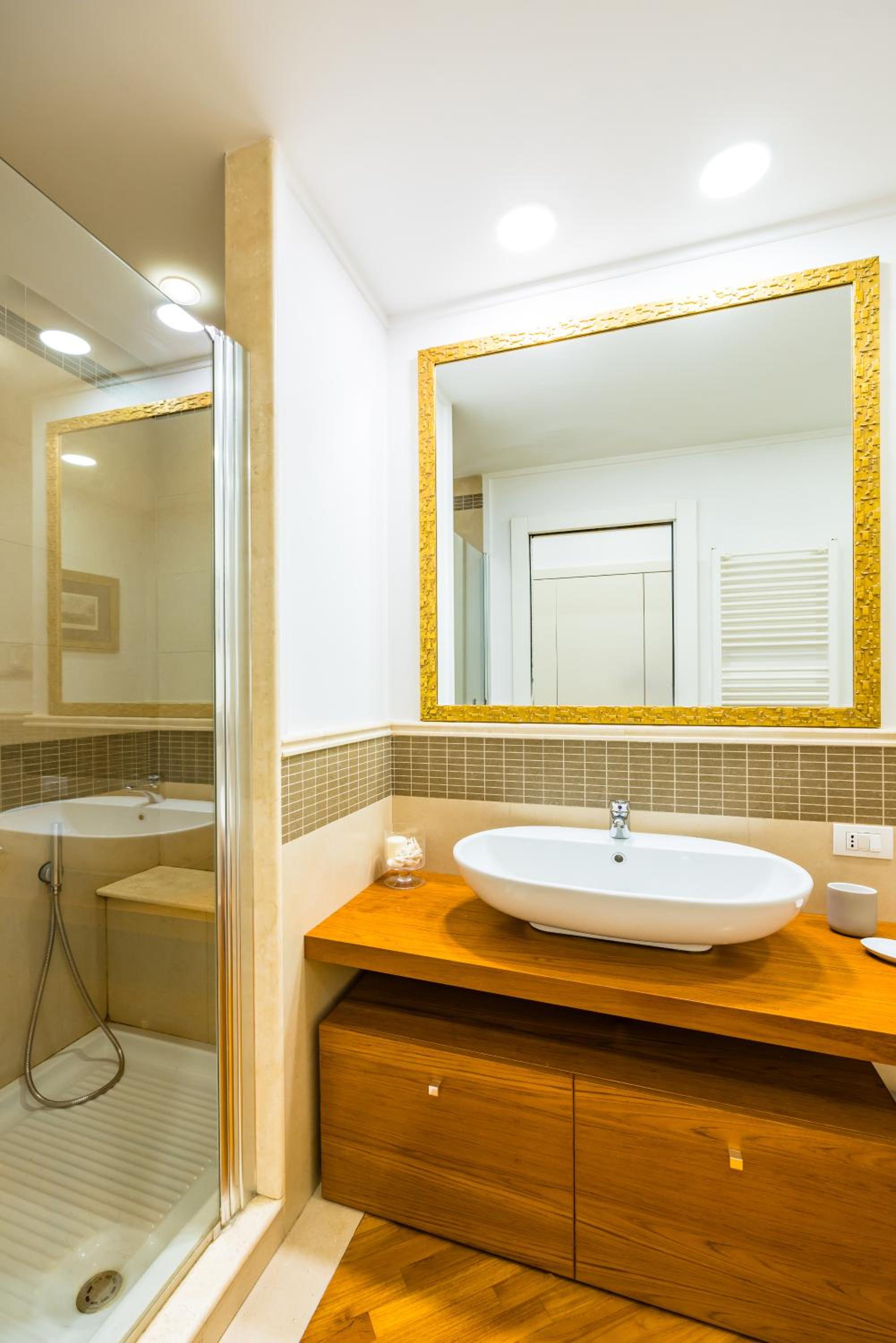 Harmony Elegant Apartment with Parking
