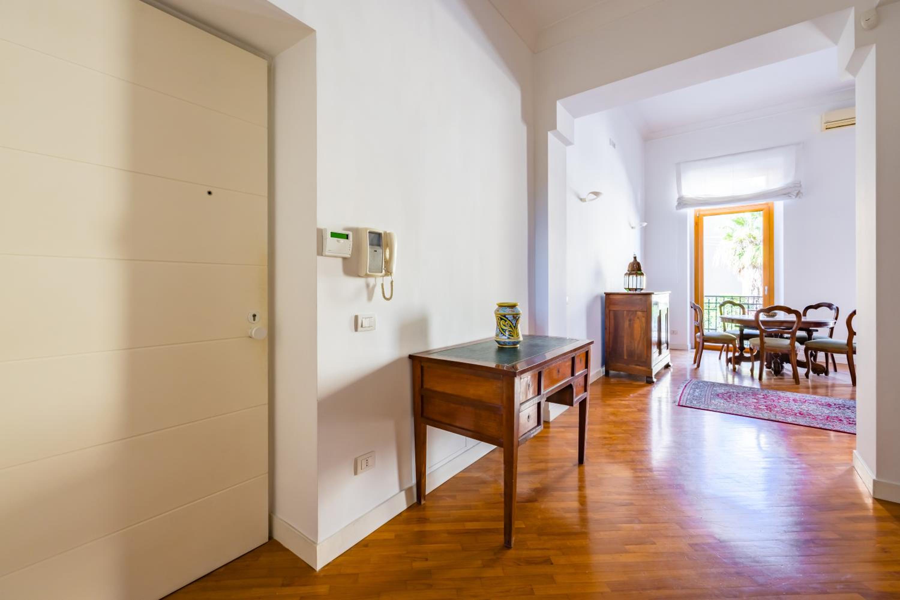 Harmony Elegant Apartment with Parking