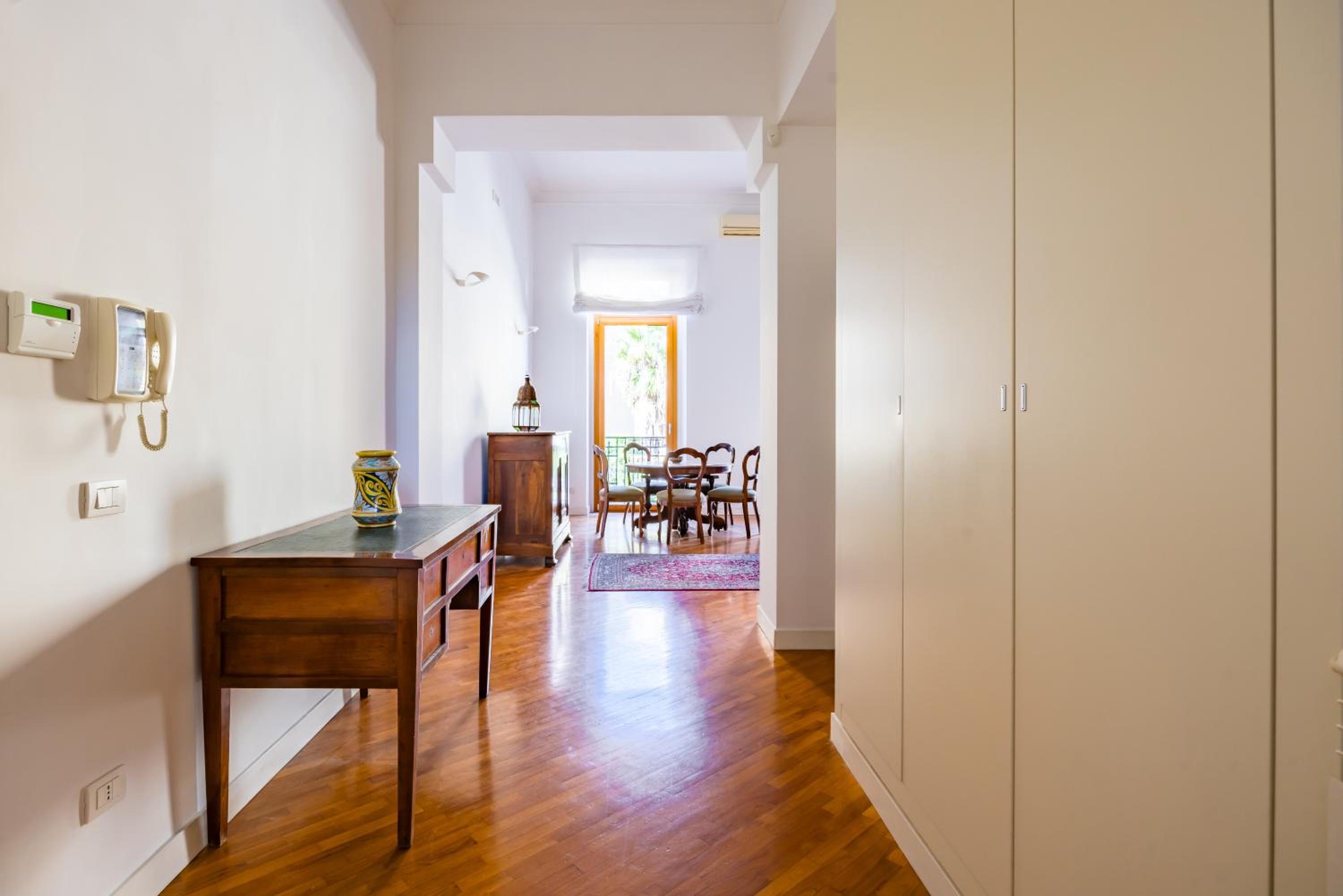 Harmony Elegant Apartment with Parking