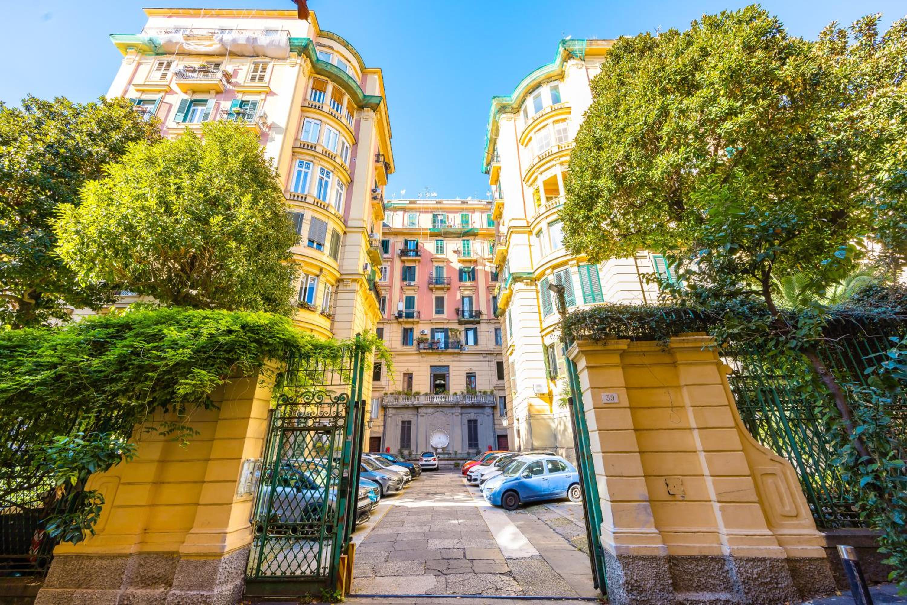 Harmony Elegant Apartment with Parking