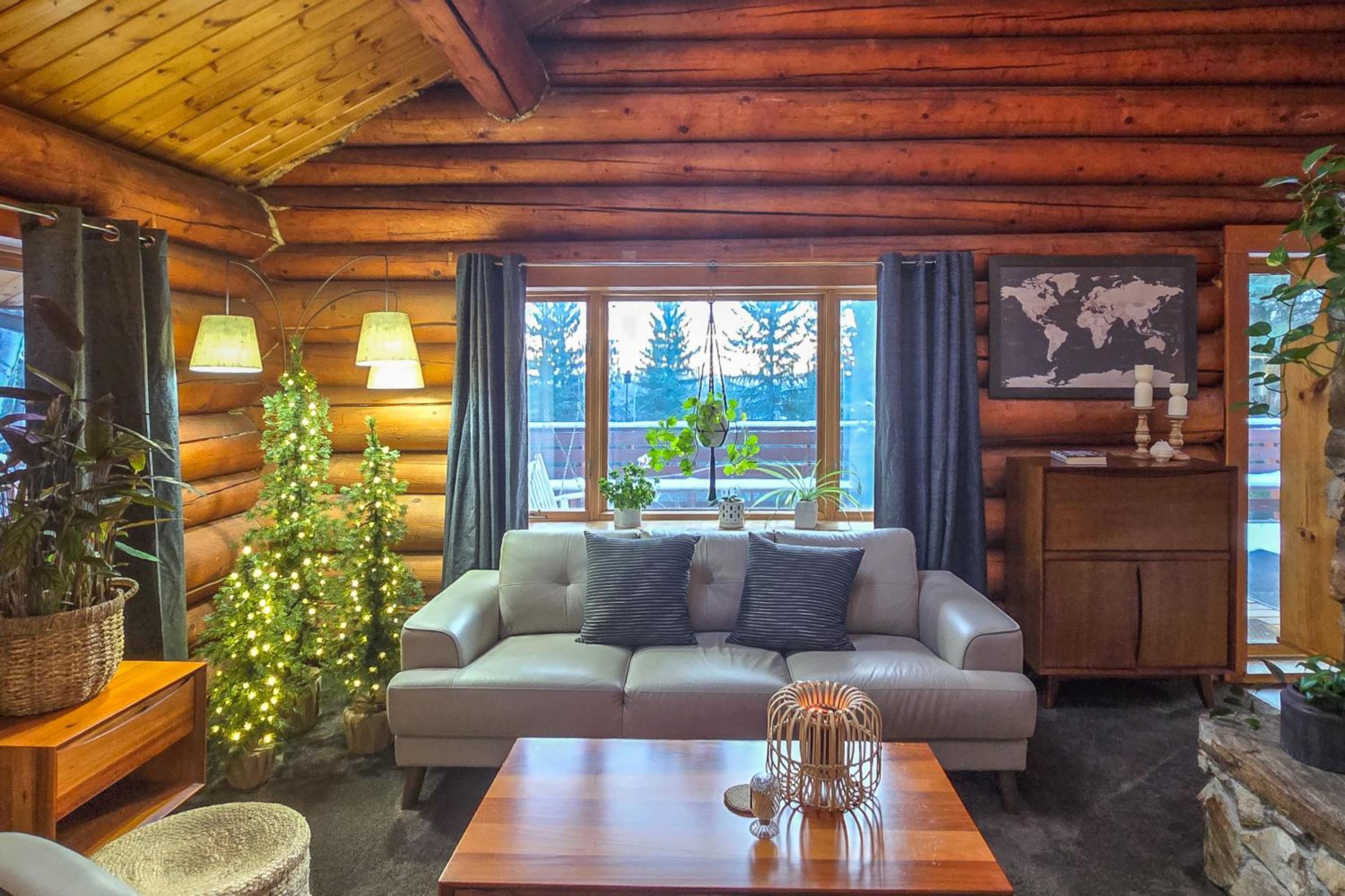Explore Fairbanks! Authentic Log Cabin with Views