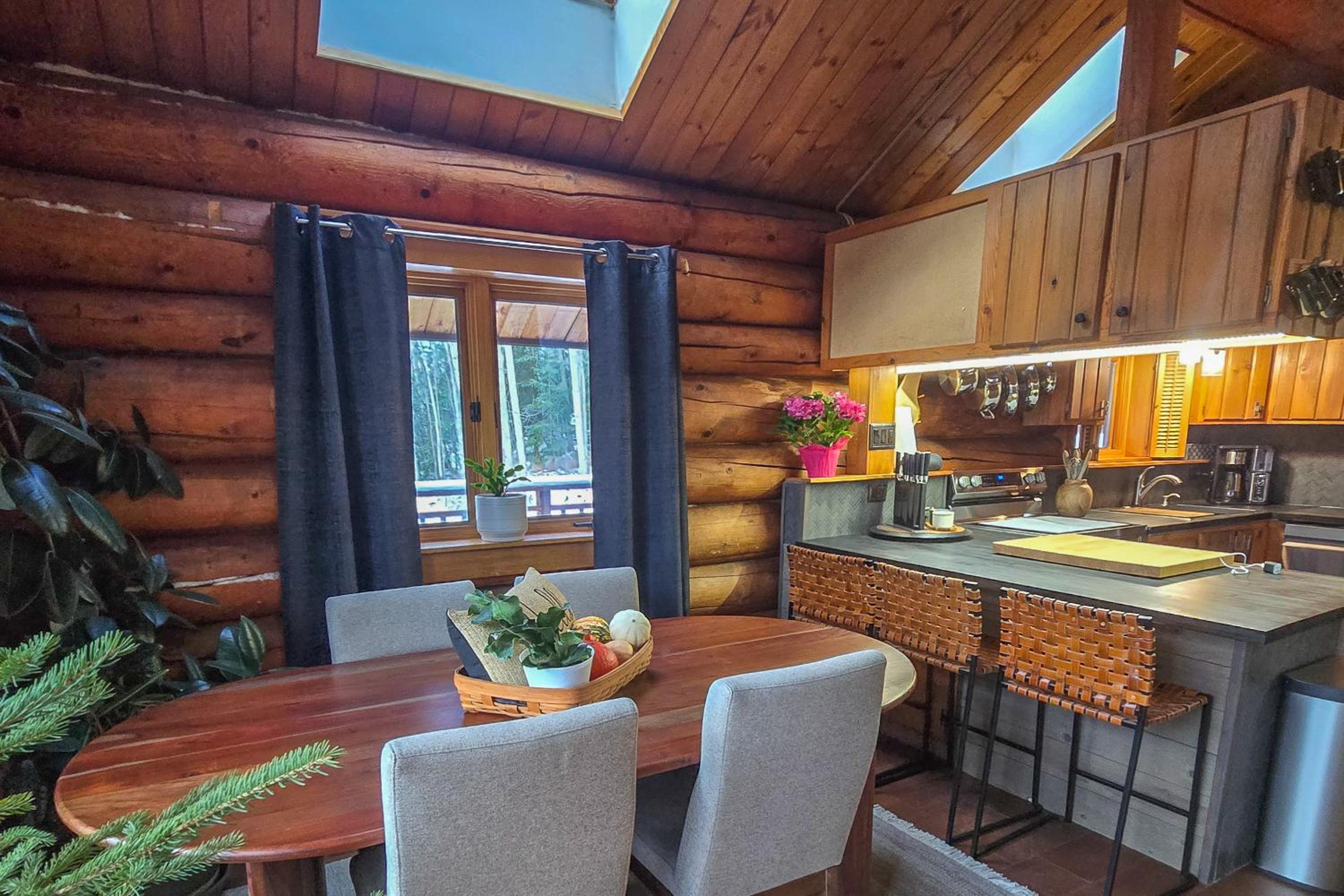 Explore Fairbanks! Authentic Log Cabin with Views