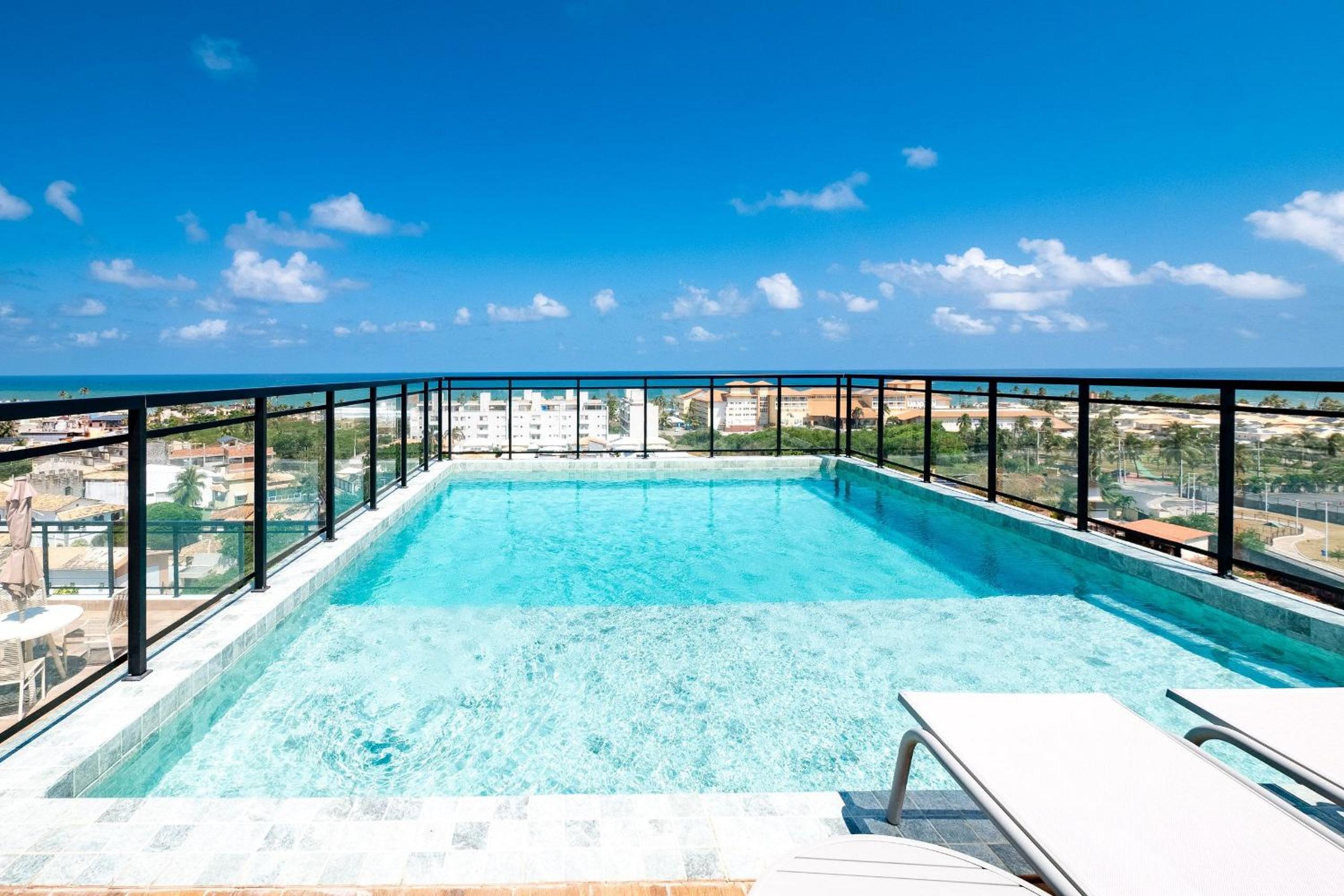 Fully equipped apartments in a building with a pool and gym, 280m from the beach - CLFs
