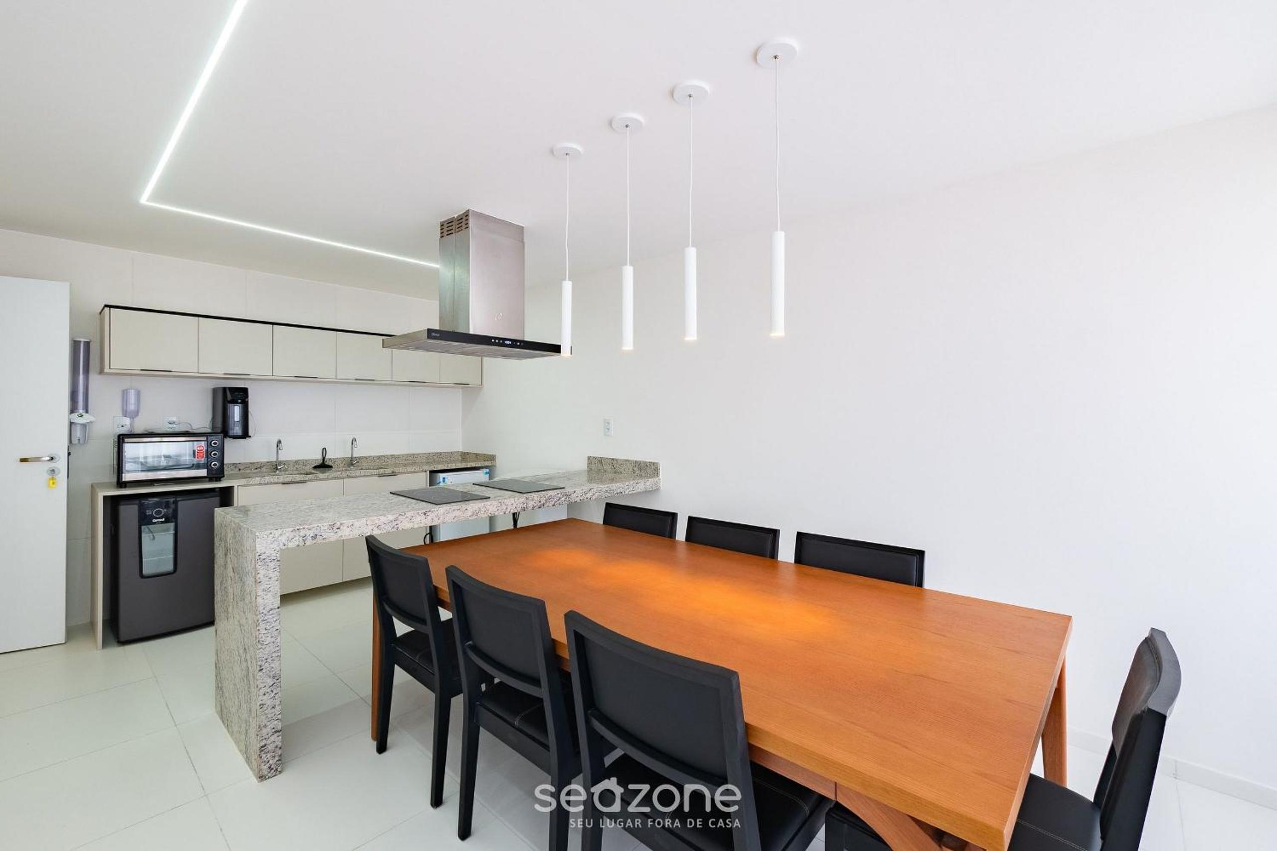 Fully equipped apartments in a building with a pool and gym, 280m from the beach - CLFs