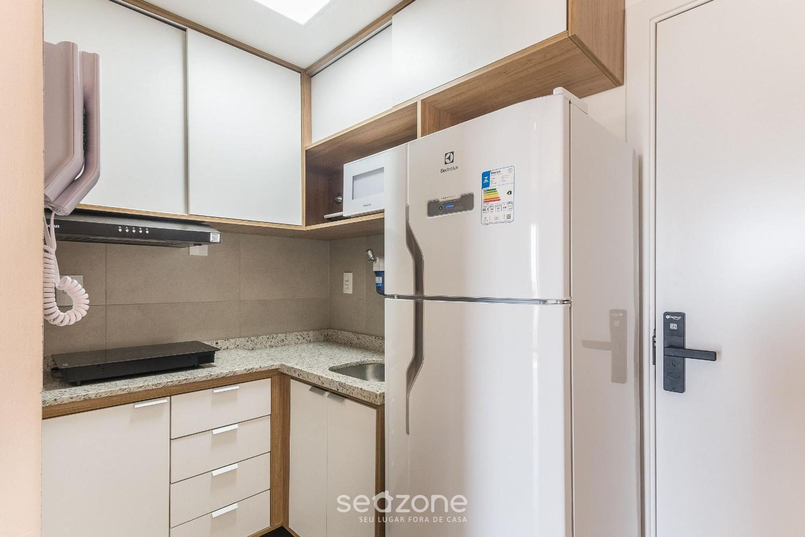 Fully equipped apartments in a building with a pool and gym, 280m from the beach - CLFs