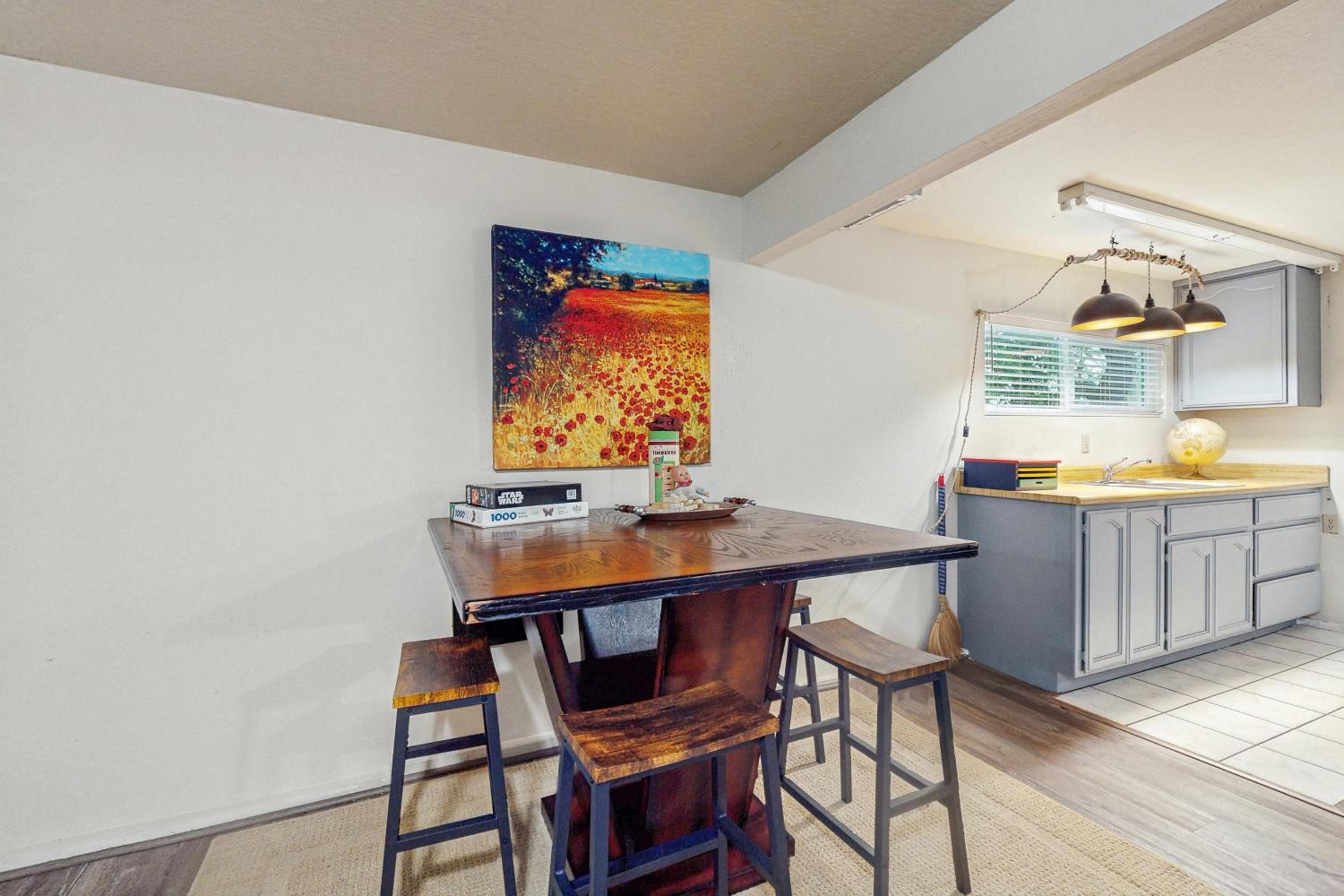 4BR Home Near Yosemite with Pool Table