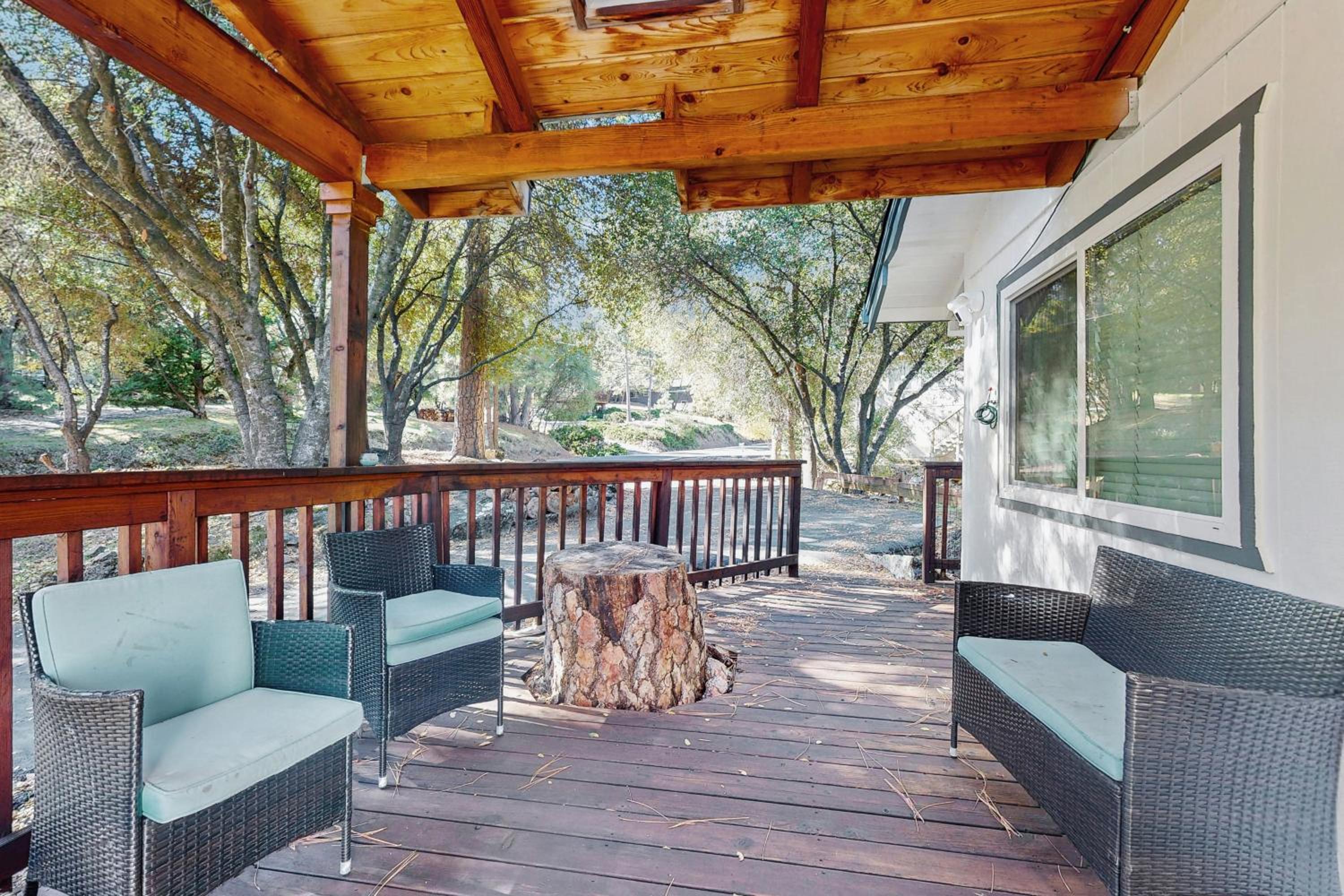 4BR Home Near Yosemite with Pool Table