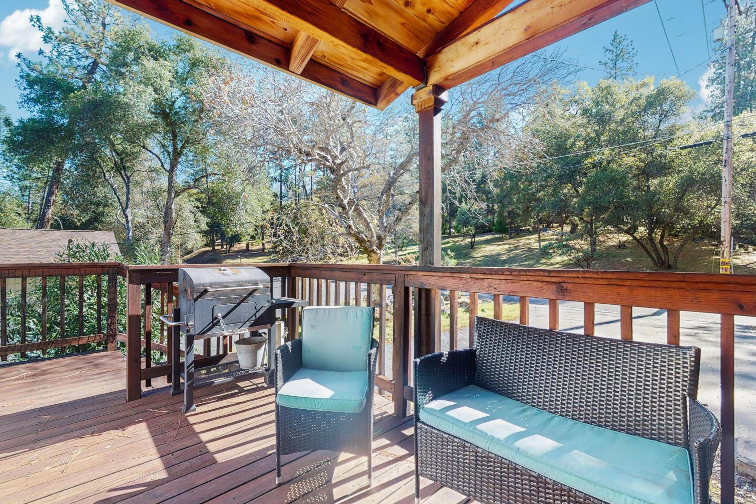 4BR Home Near Yosemite with Pool Table