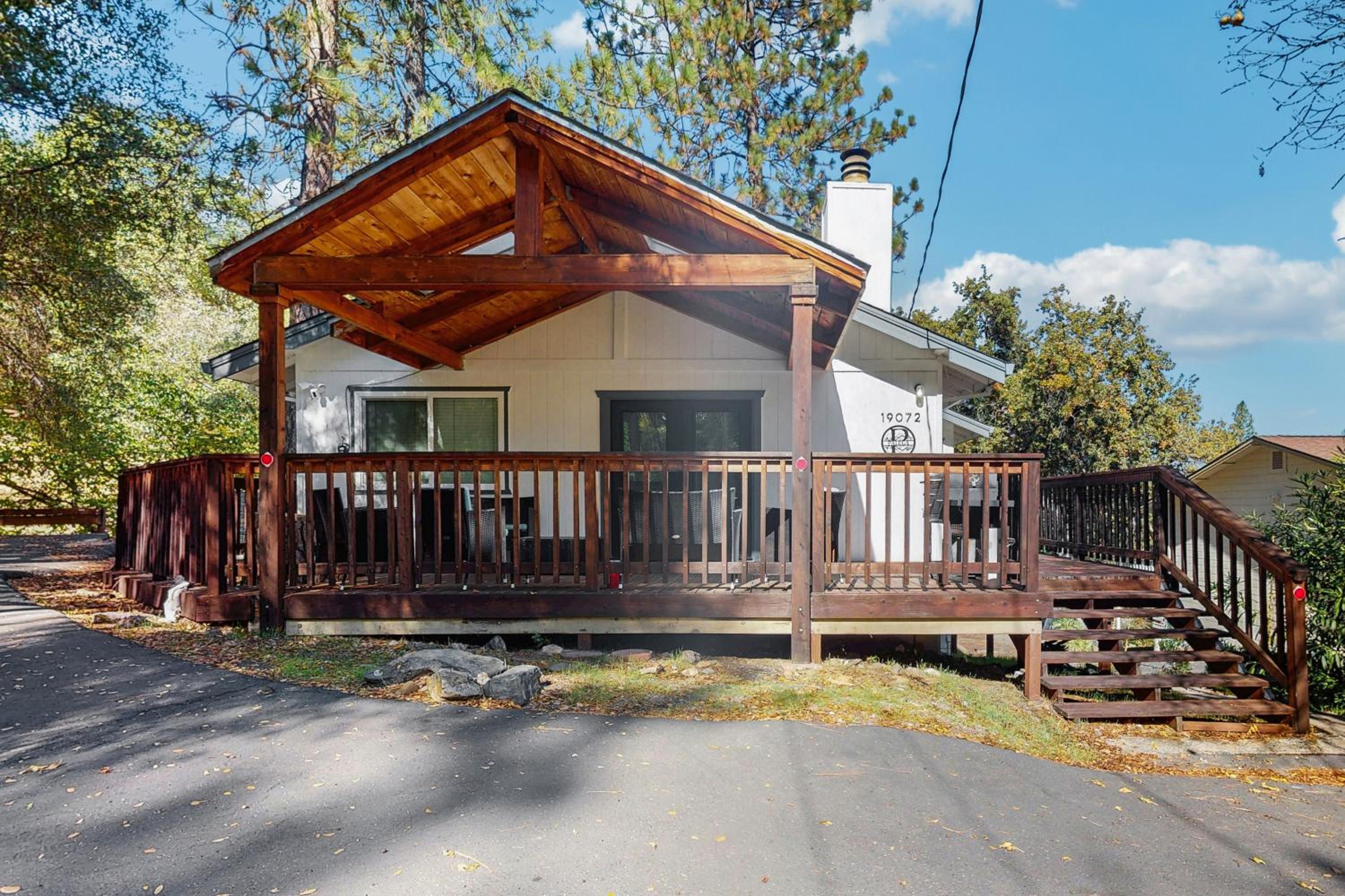 4BR Home Near Yosemite with Pool Table