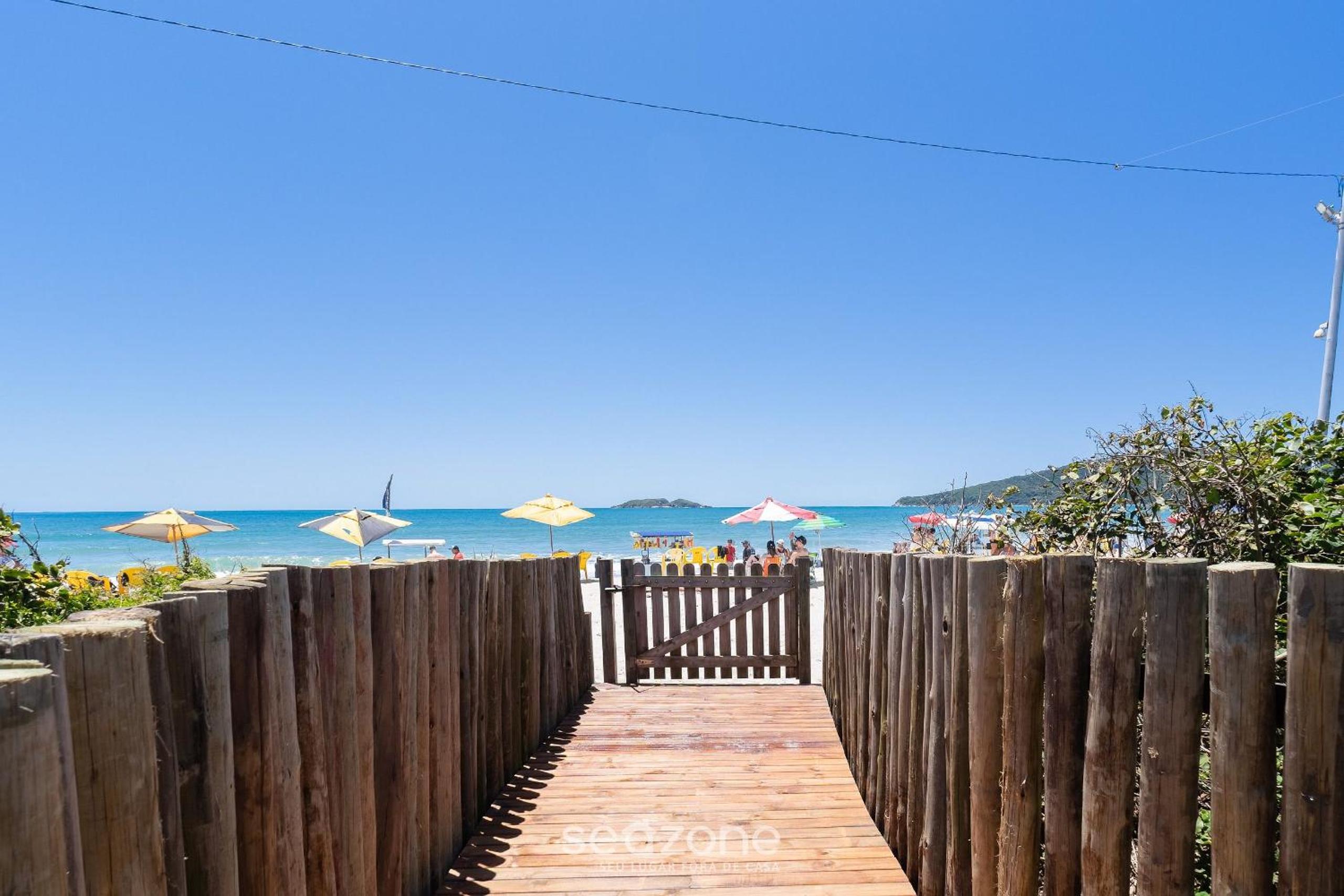Apartment with View of Ingleses Beach CPD0306