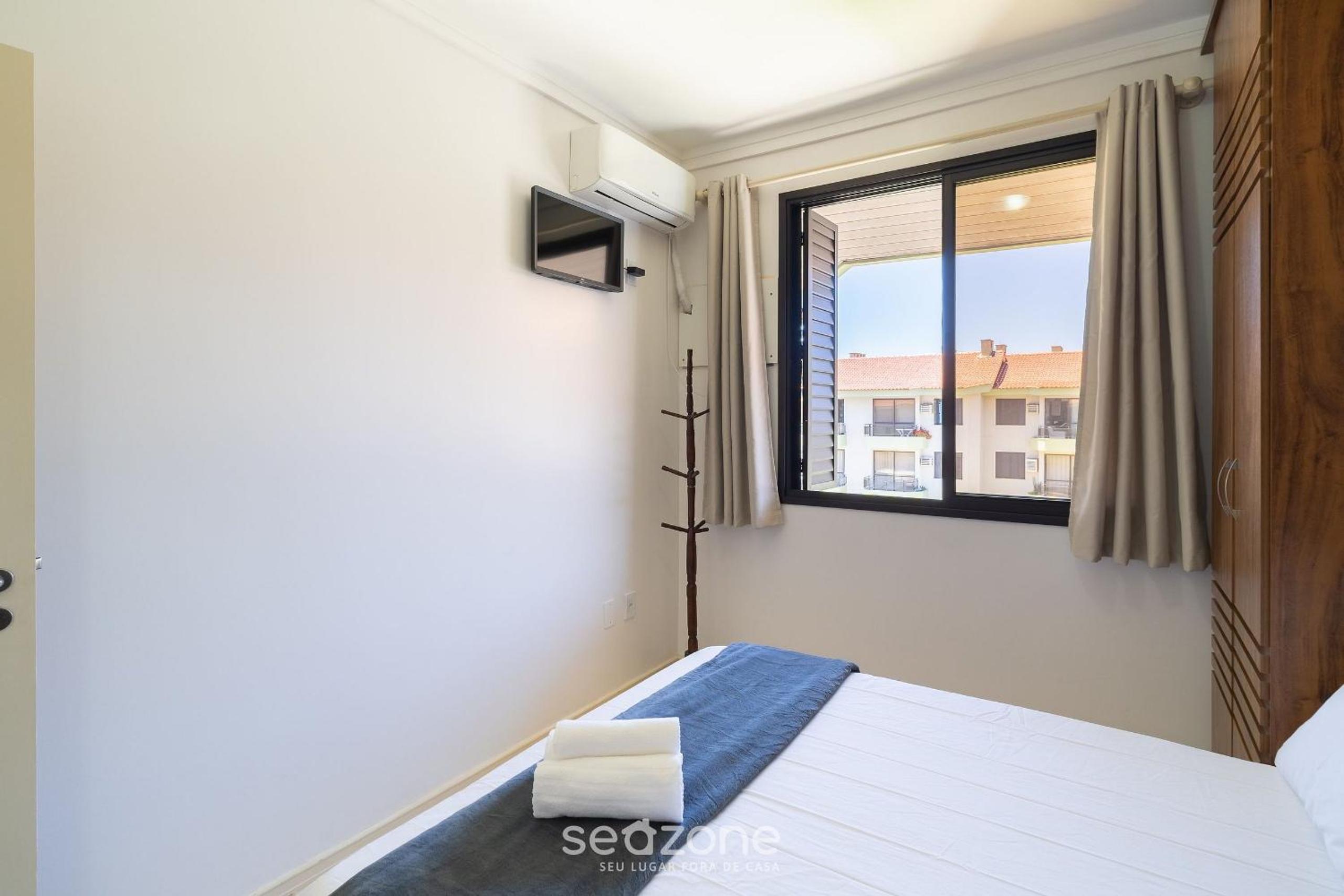 Apartment with View of Ingleses Beach CPD0306