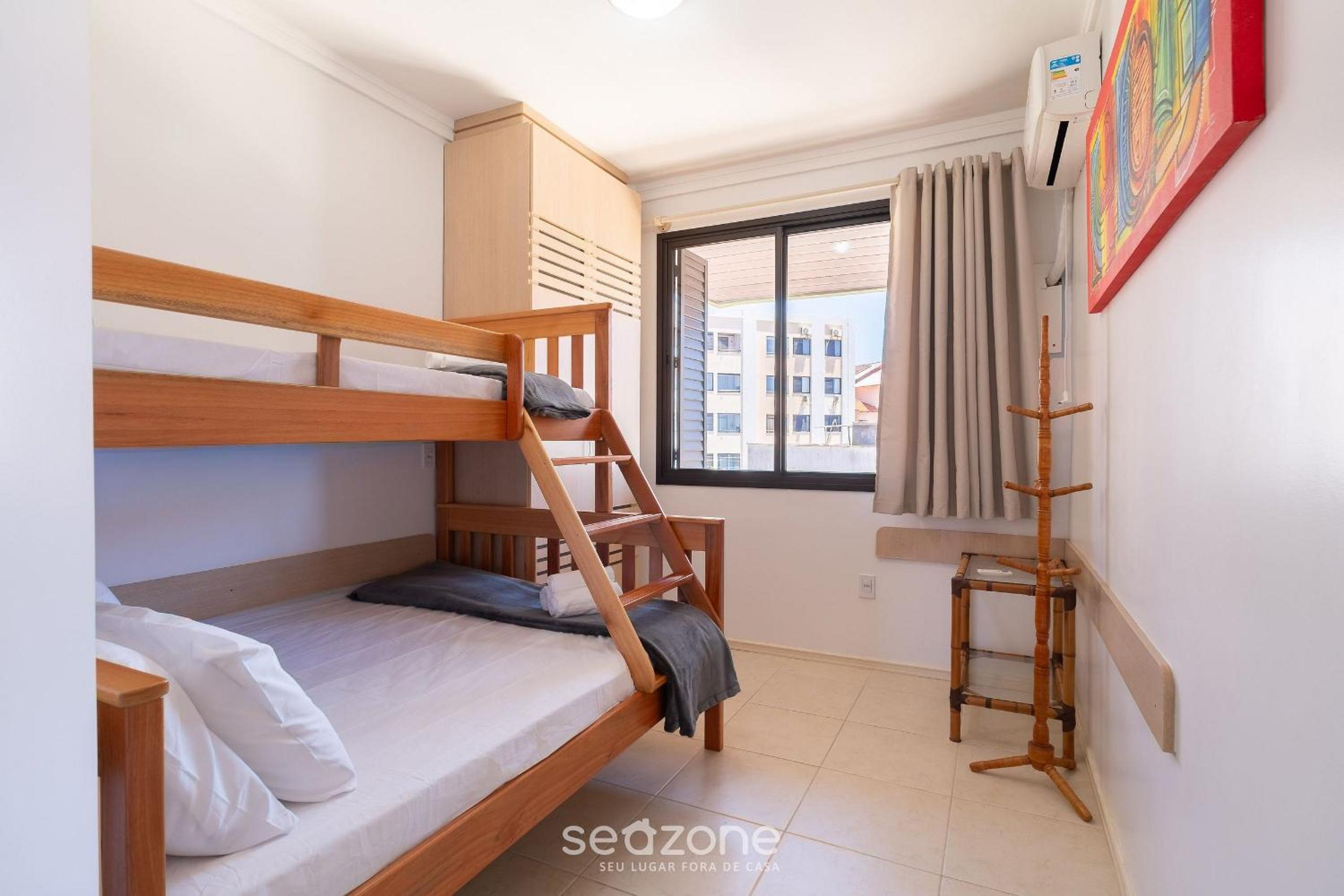 Apartment with View of Ingleses Beach CPD0306