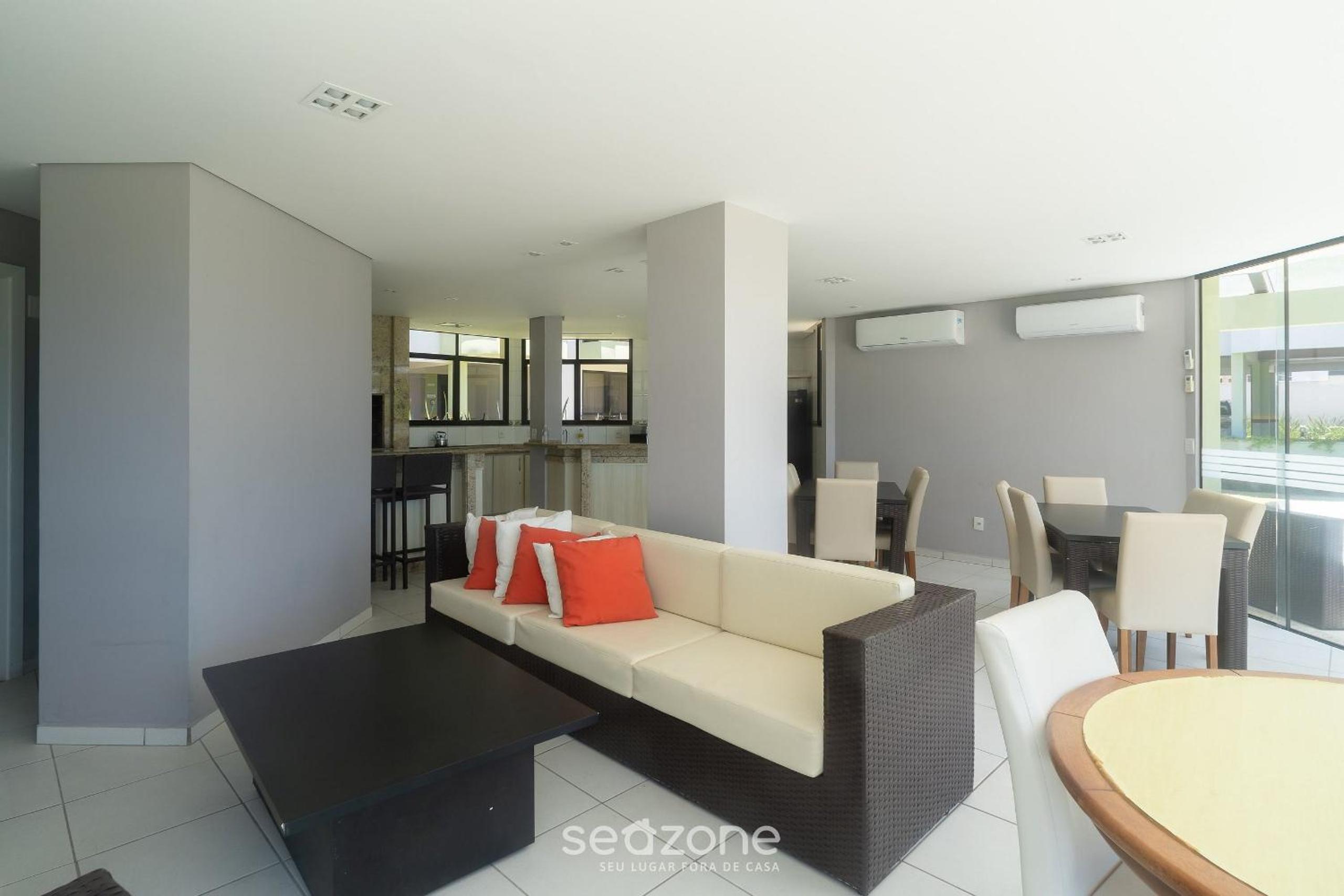 Apartment with View of Ingleses Beach CPD0306