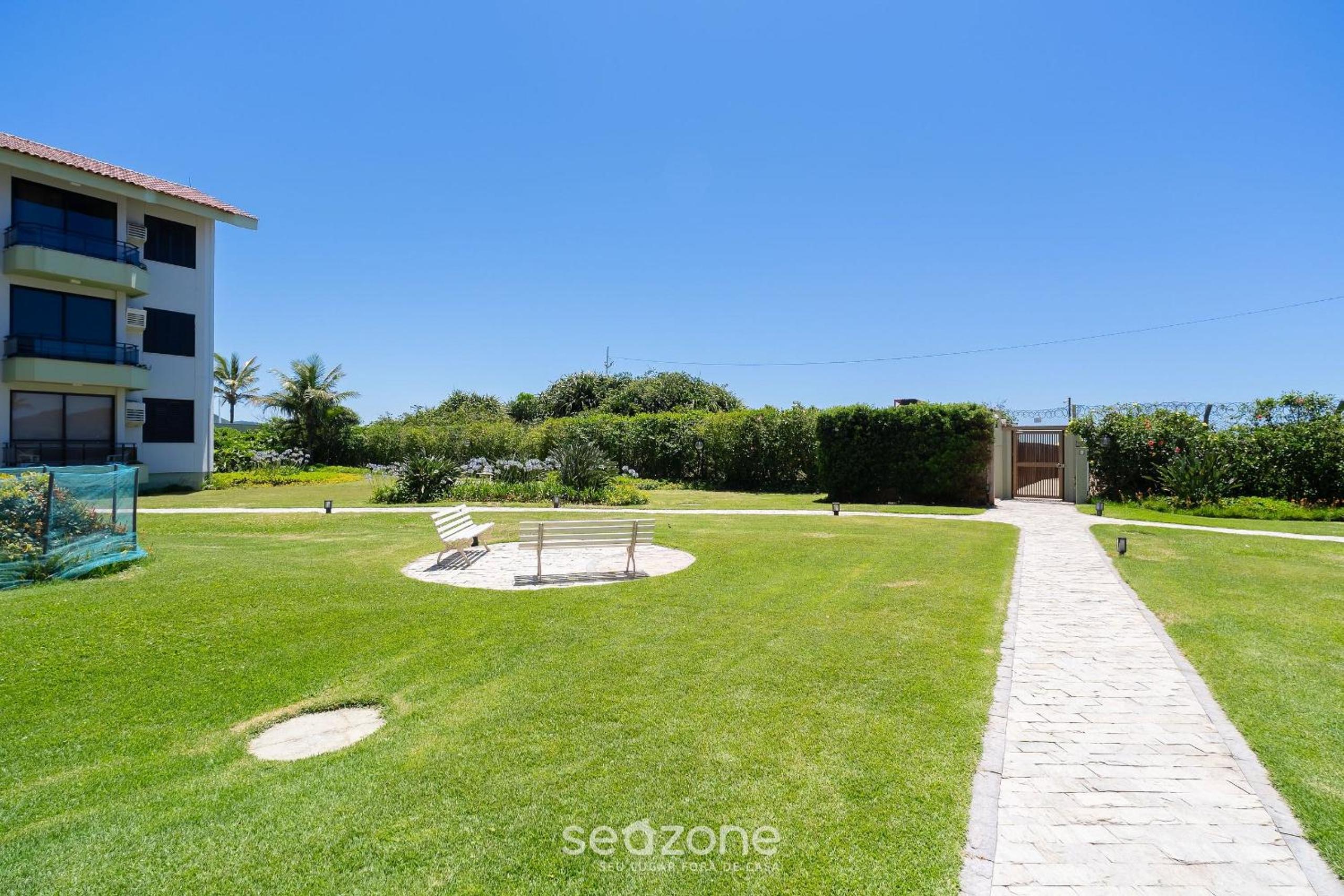 Apartment with View of Ingleses Beach CPD0306