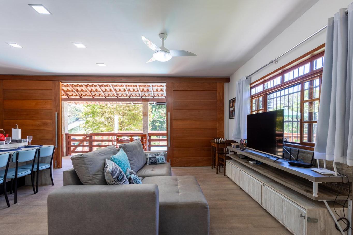 Sitio com Piscina, Jogos e Espaco Home Office