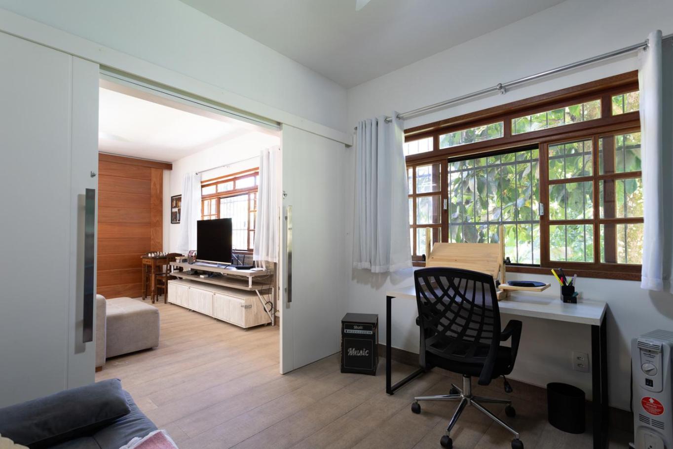 Sitio com Piscina, Jogos e Espaco Home Office