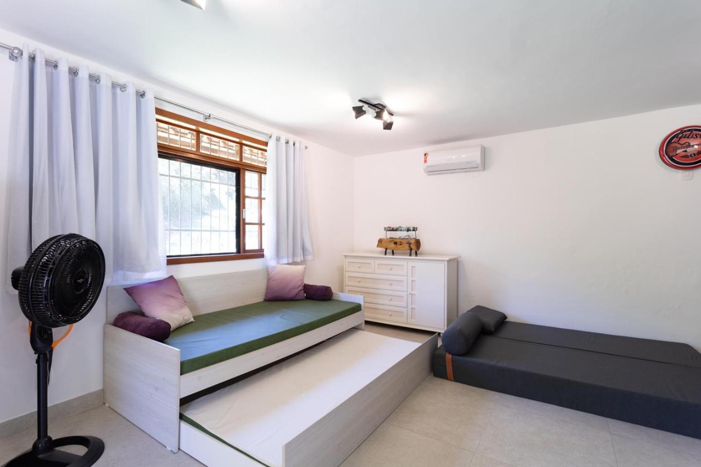 Sitio com Piscina, Jogos e Espaco Home Office