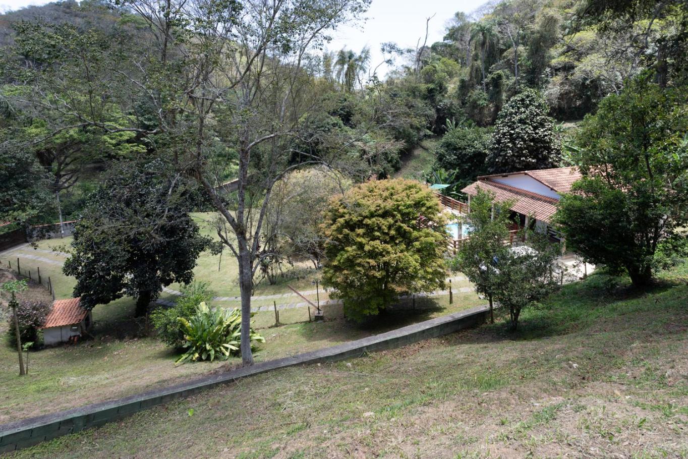 Sitio com Piscina, Jogos e Espaco Home Office
