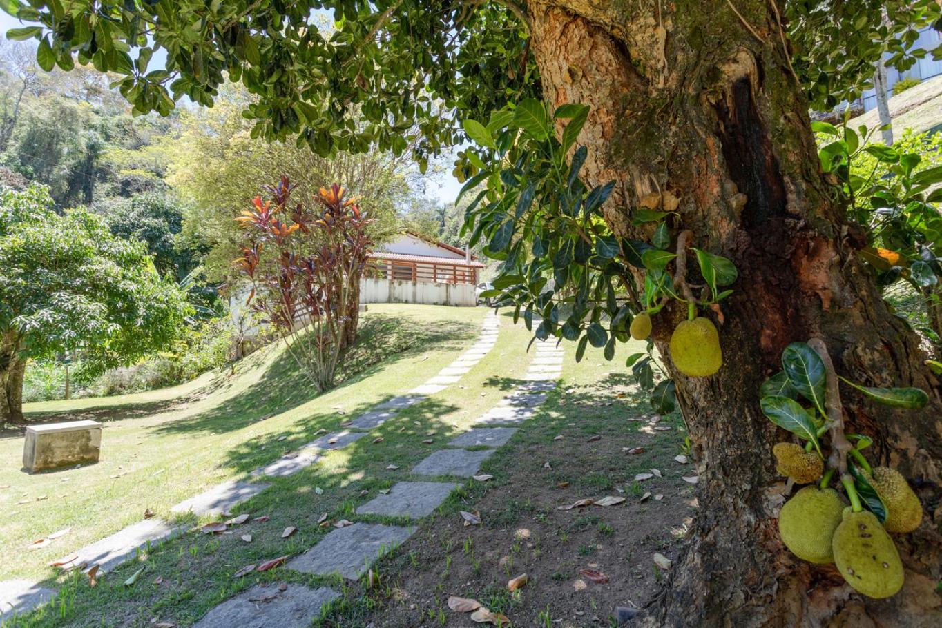 Sitio com Piscina, Jogos e Espaco Home Office