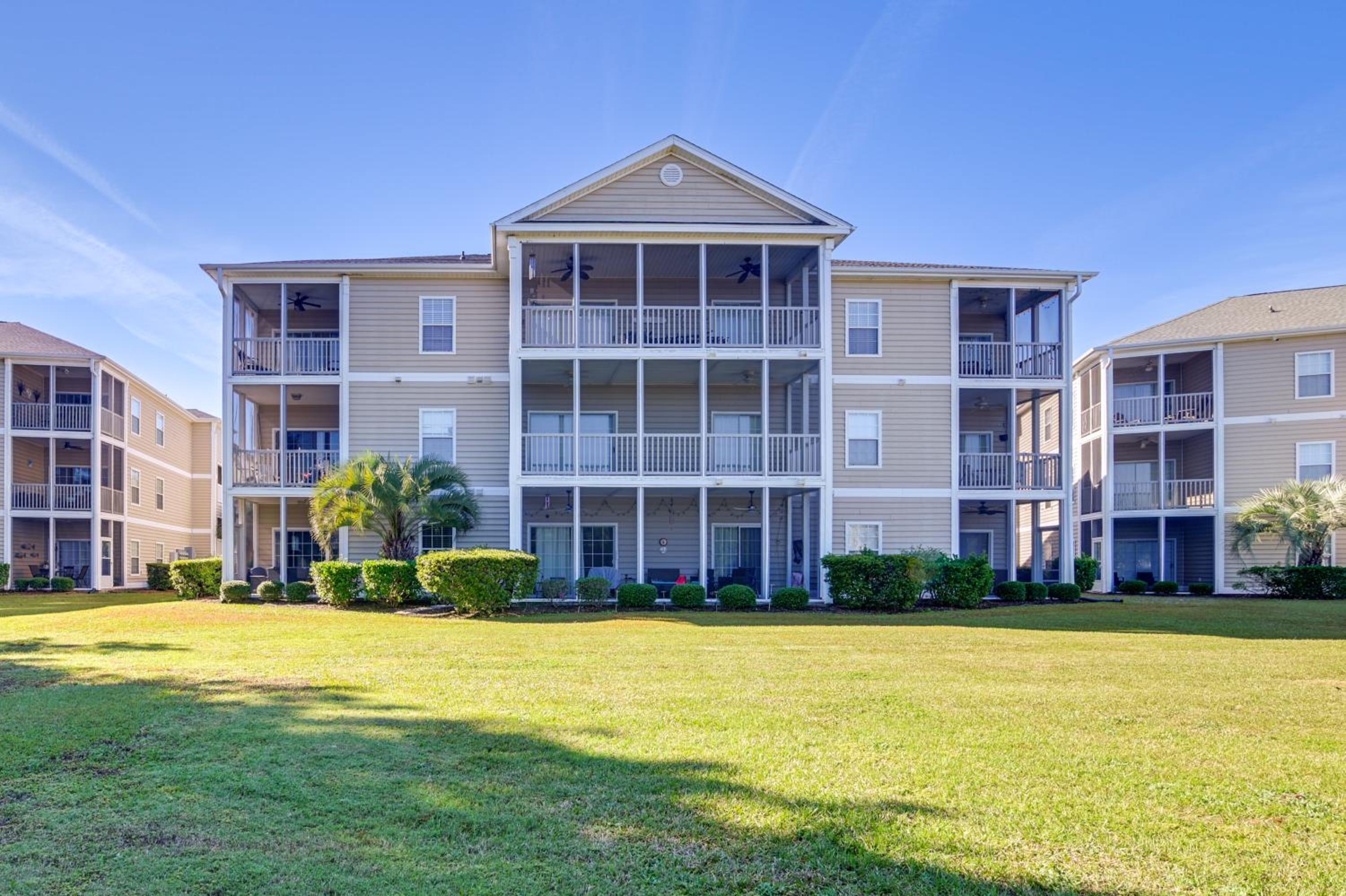 3 Mi to Surfside Beach! 1st-Floor End Unit with Pool