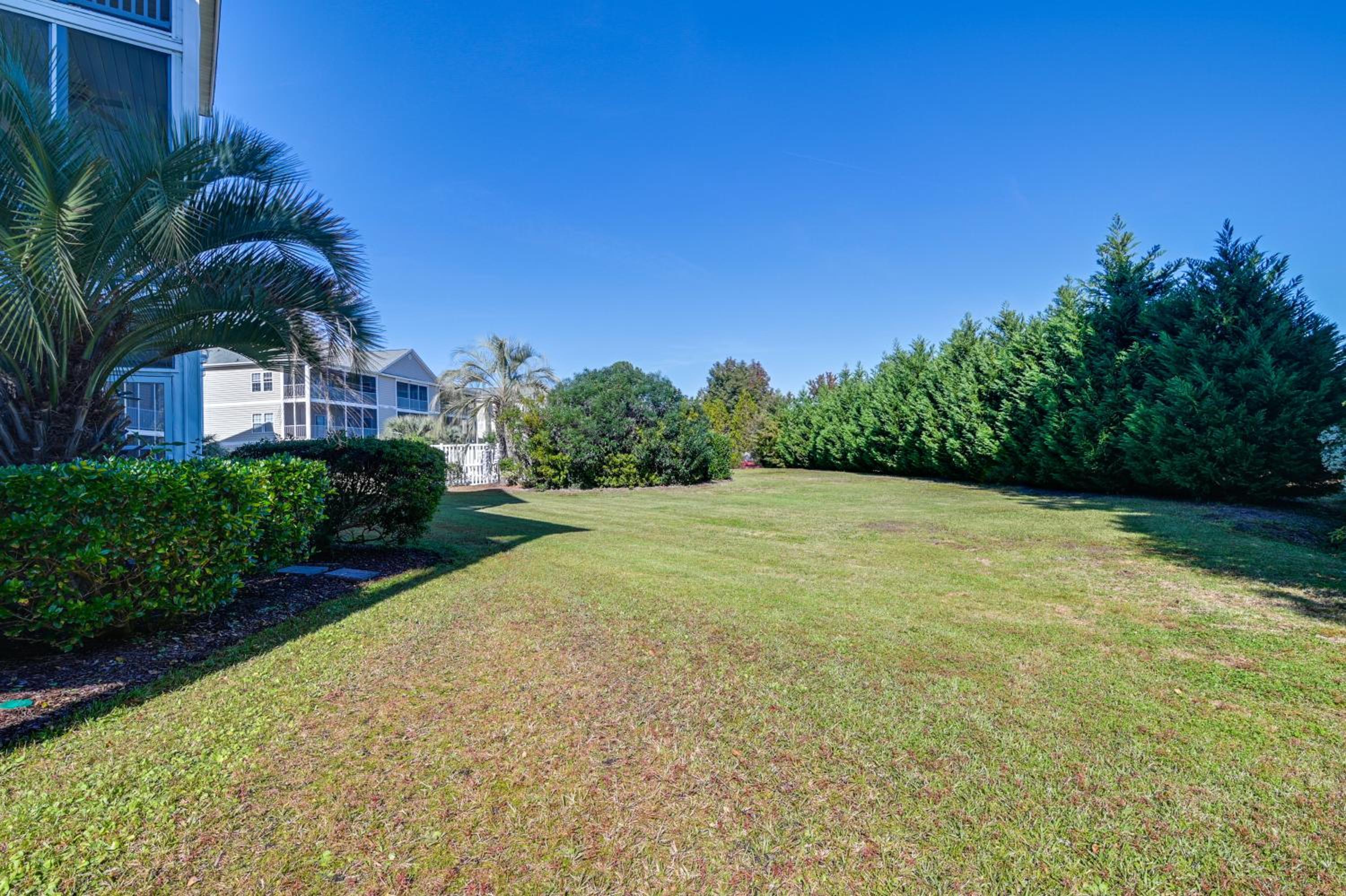 3 Mi to Surfside Beach! 1st-Floor End Unit with Pool