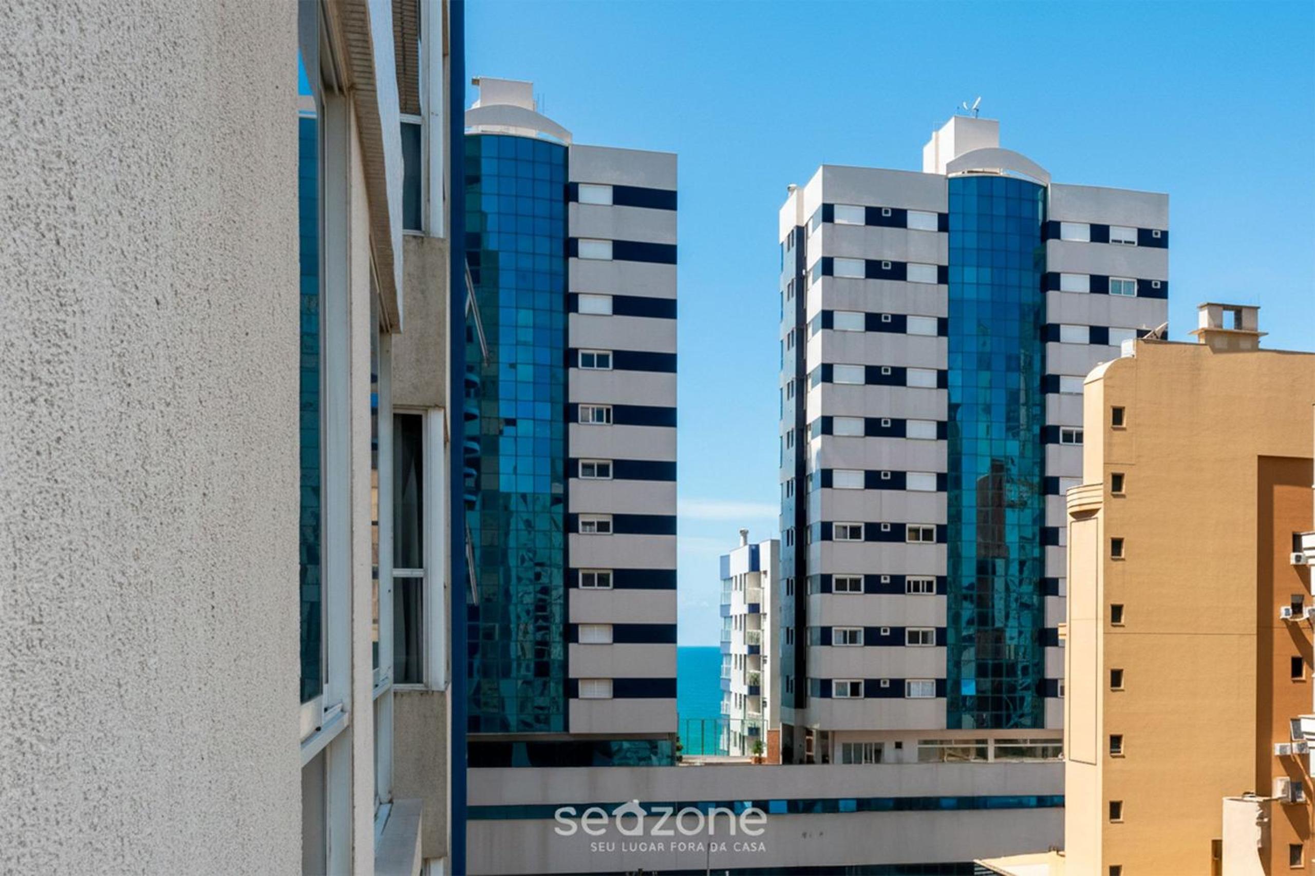 Apt w/ 3BR & BBQ 350m from the beach LAM0601