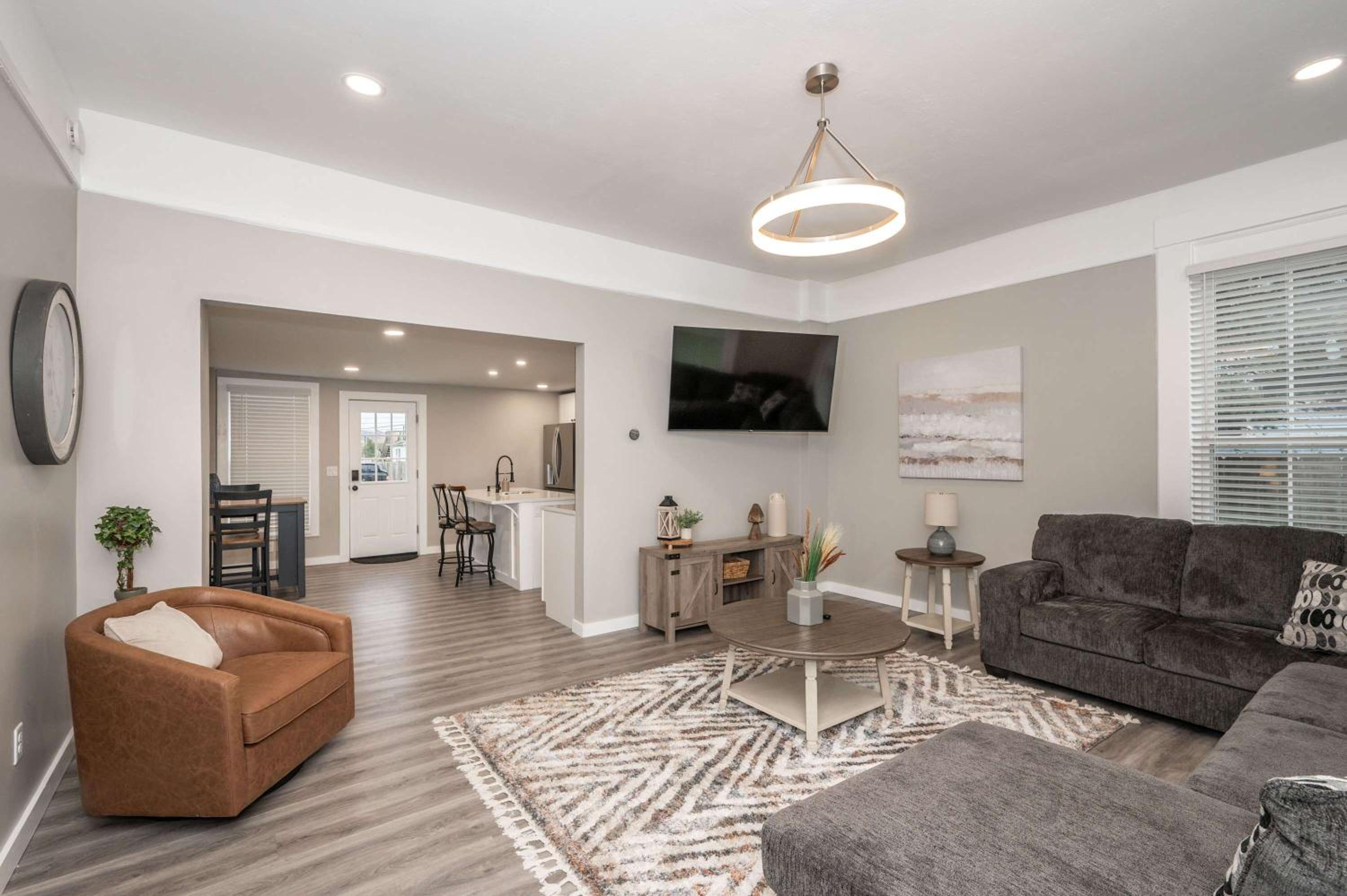 The Gathering House - Home for 6
