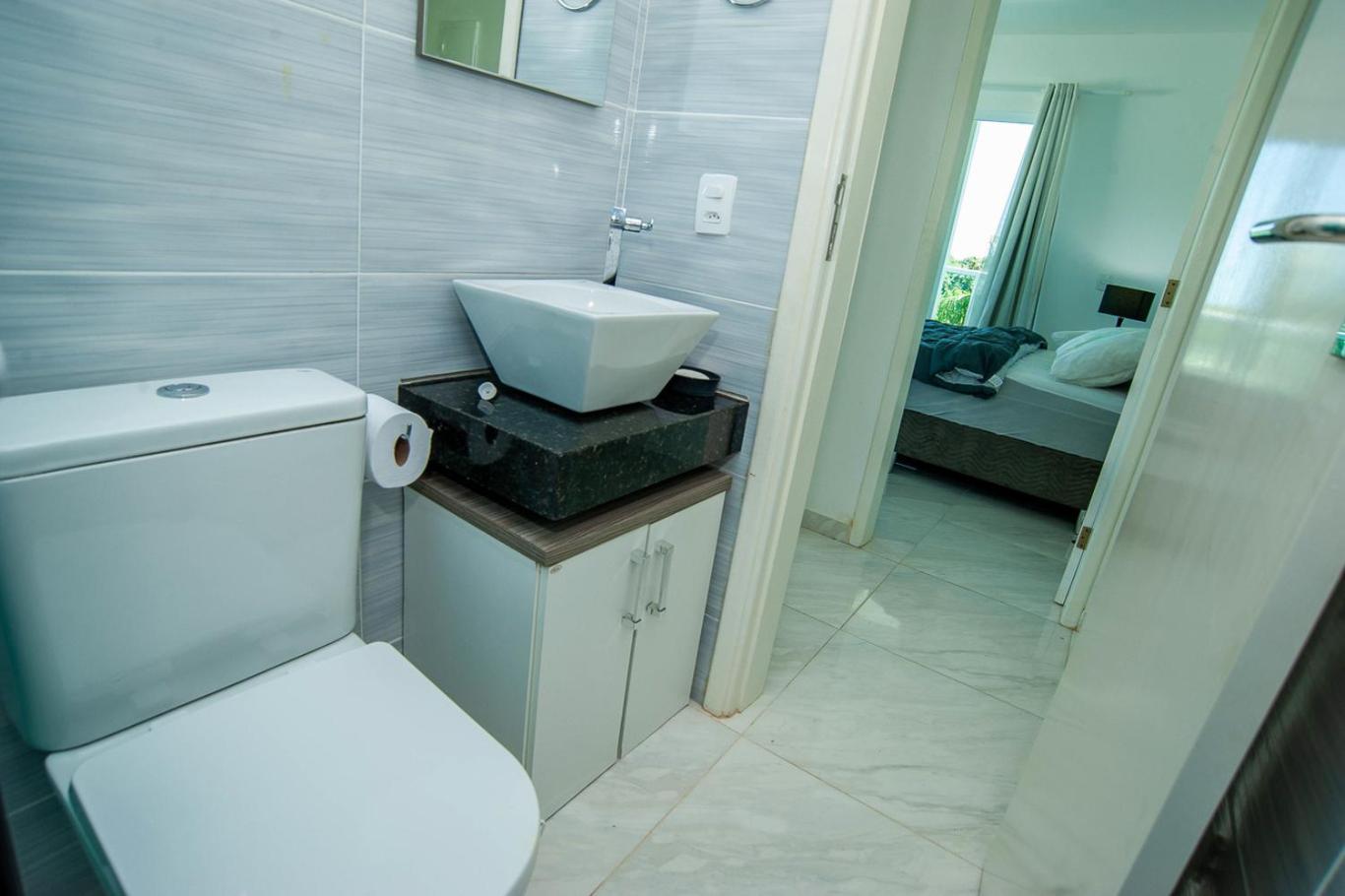 Casa com Piscina, Quadra de Areia e Churrasqueira