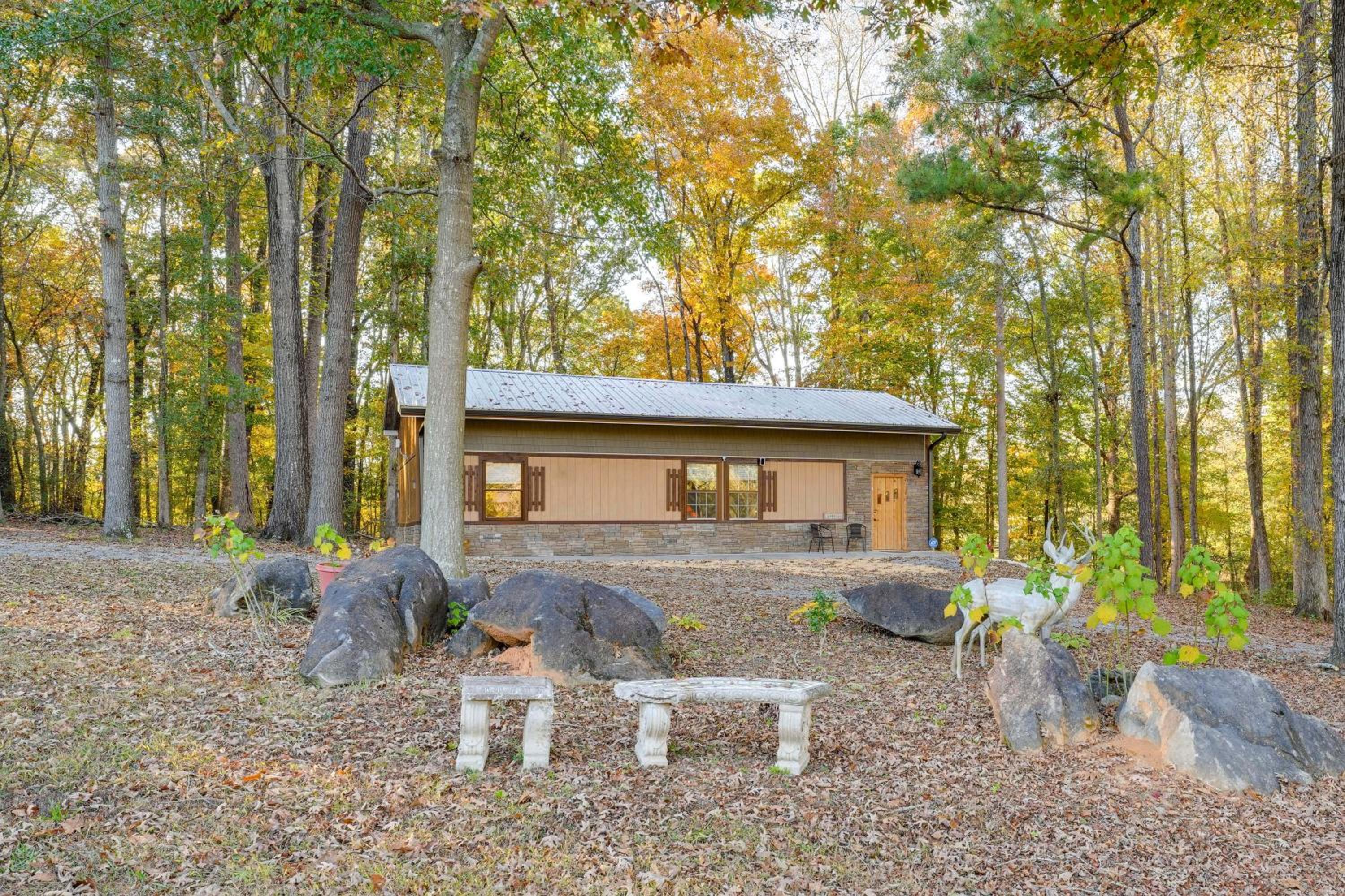 Cozy Couples Escape with Patio in Northwest Georgia