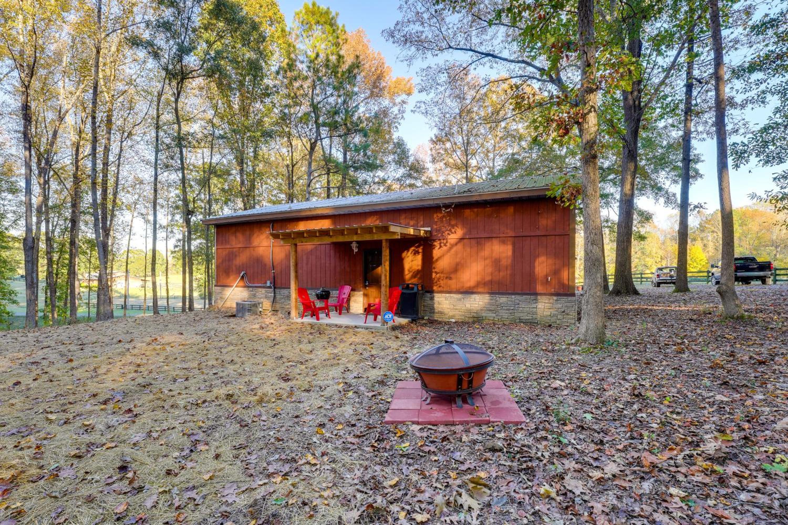 Cozy Couples Escape with Patio in Northwest Georgia