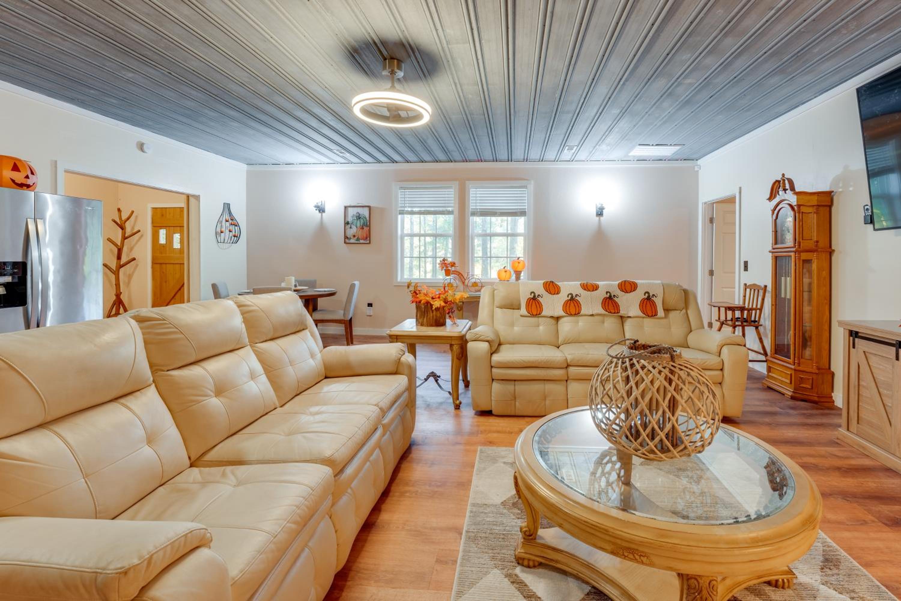 Cozy Couples Escape with Patio in Northwest Georgia