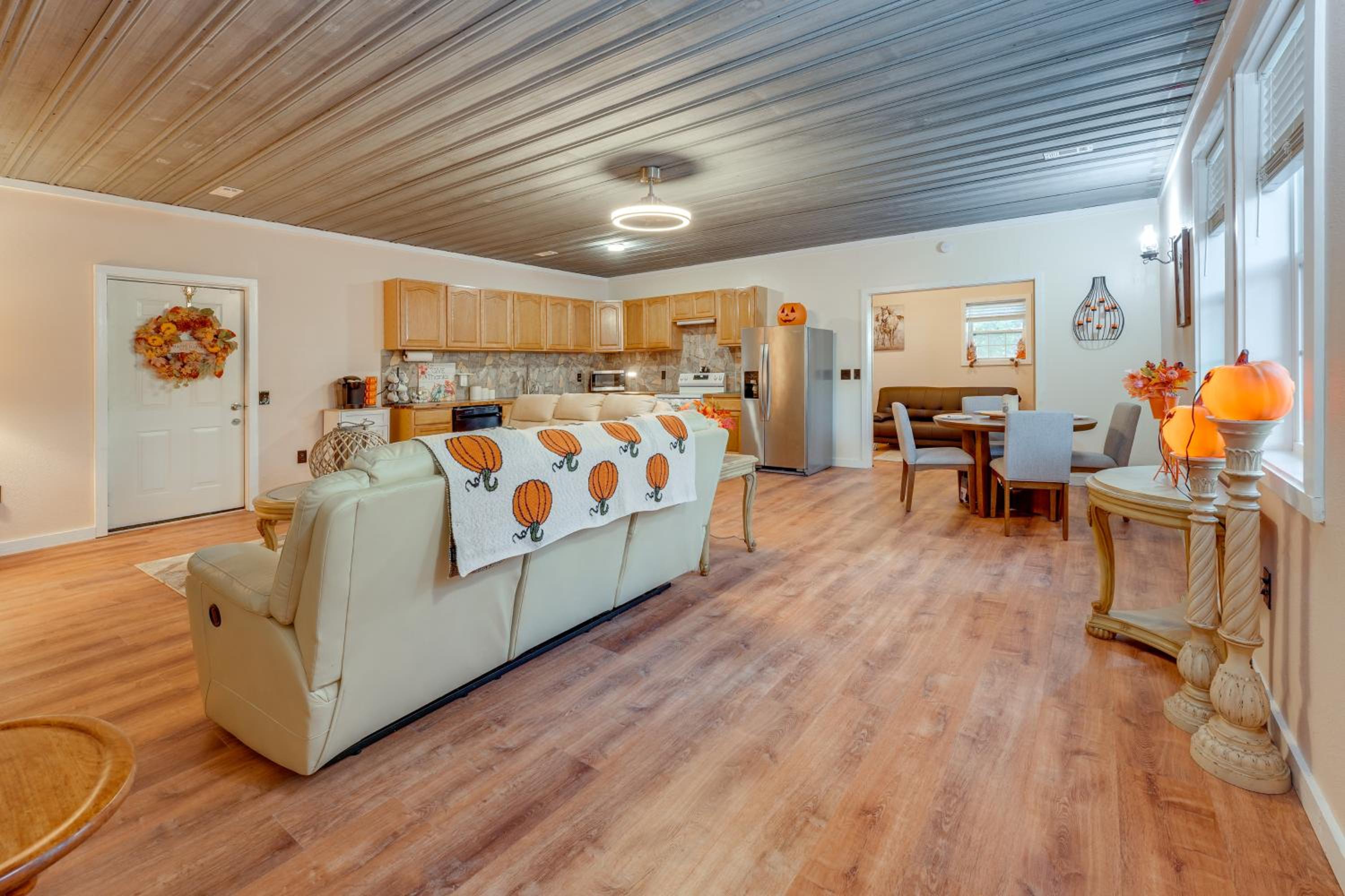 Cozy Couples Escape with Patio in Northwest Georgia