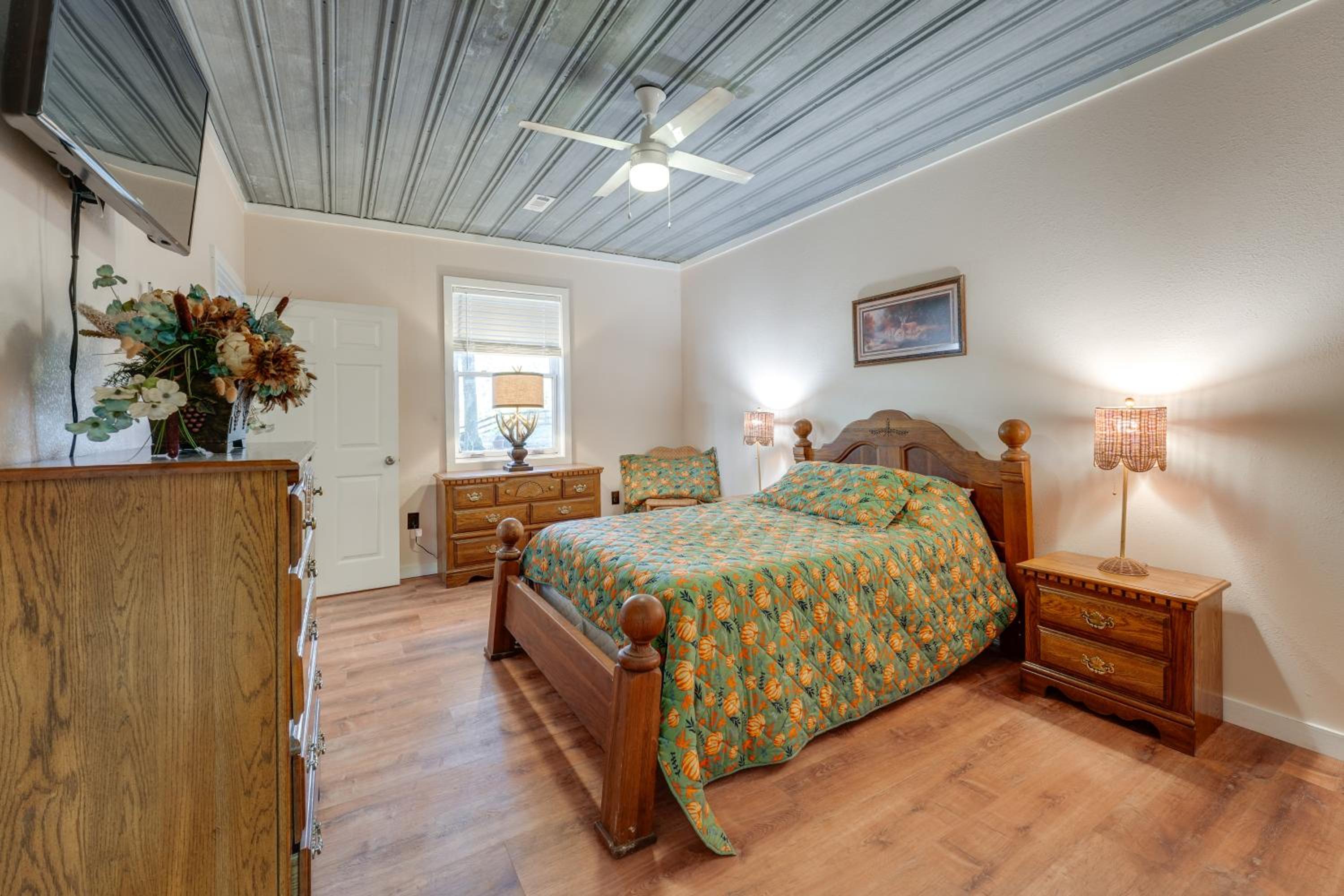 Cozy Couples Escape with Patio in Northwest Georgia