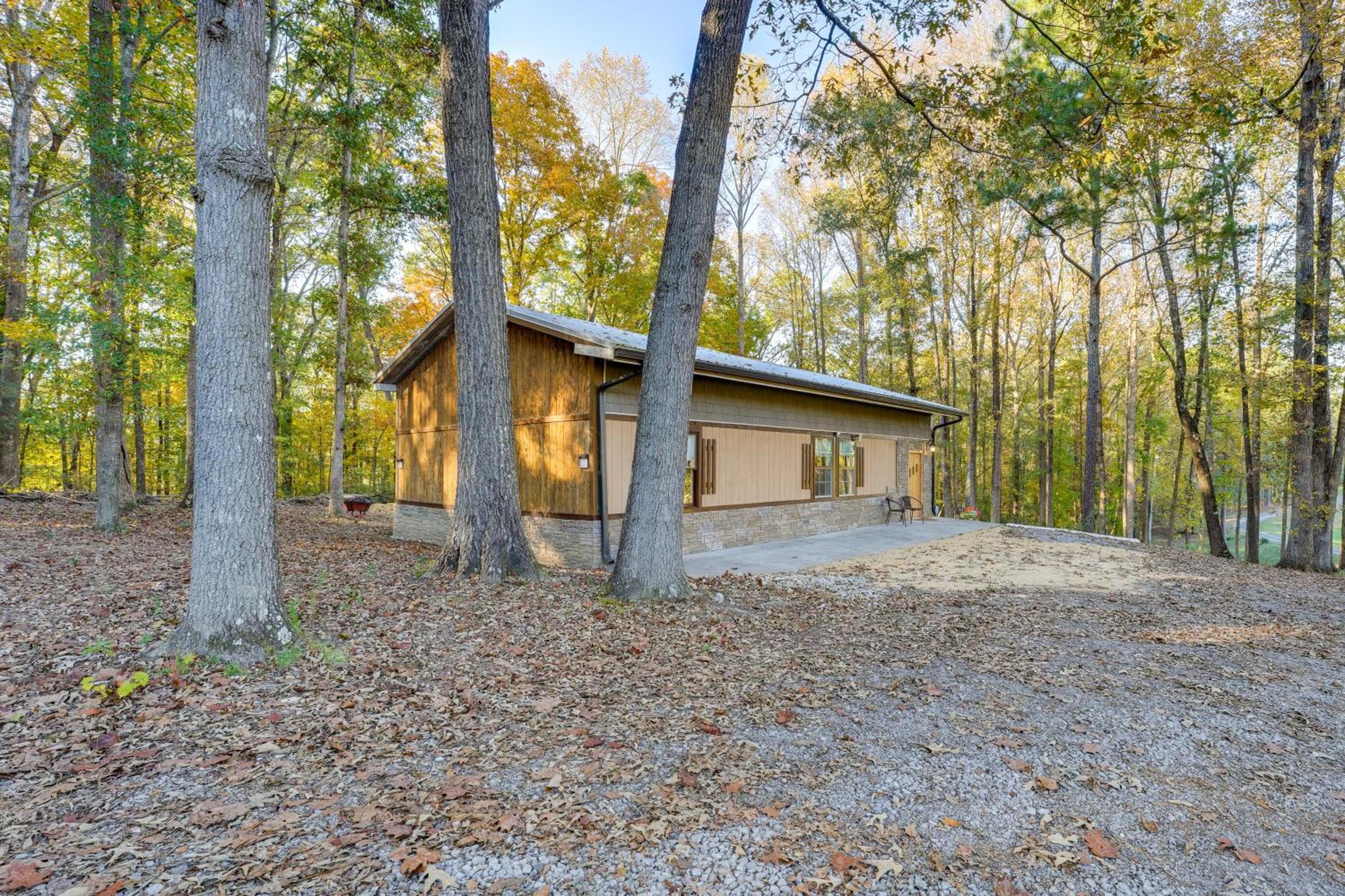 Cozy Couples Escape with Patio in Northwest Georgia