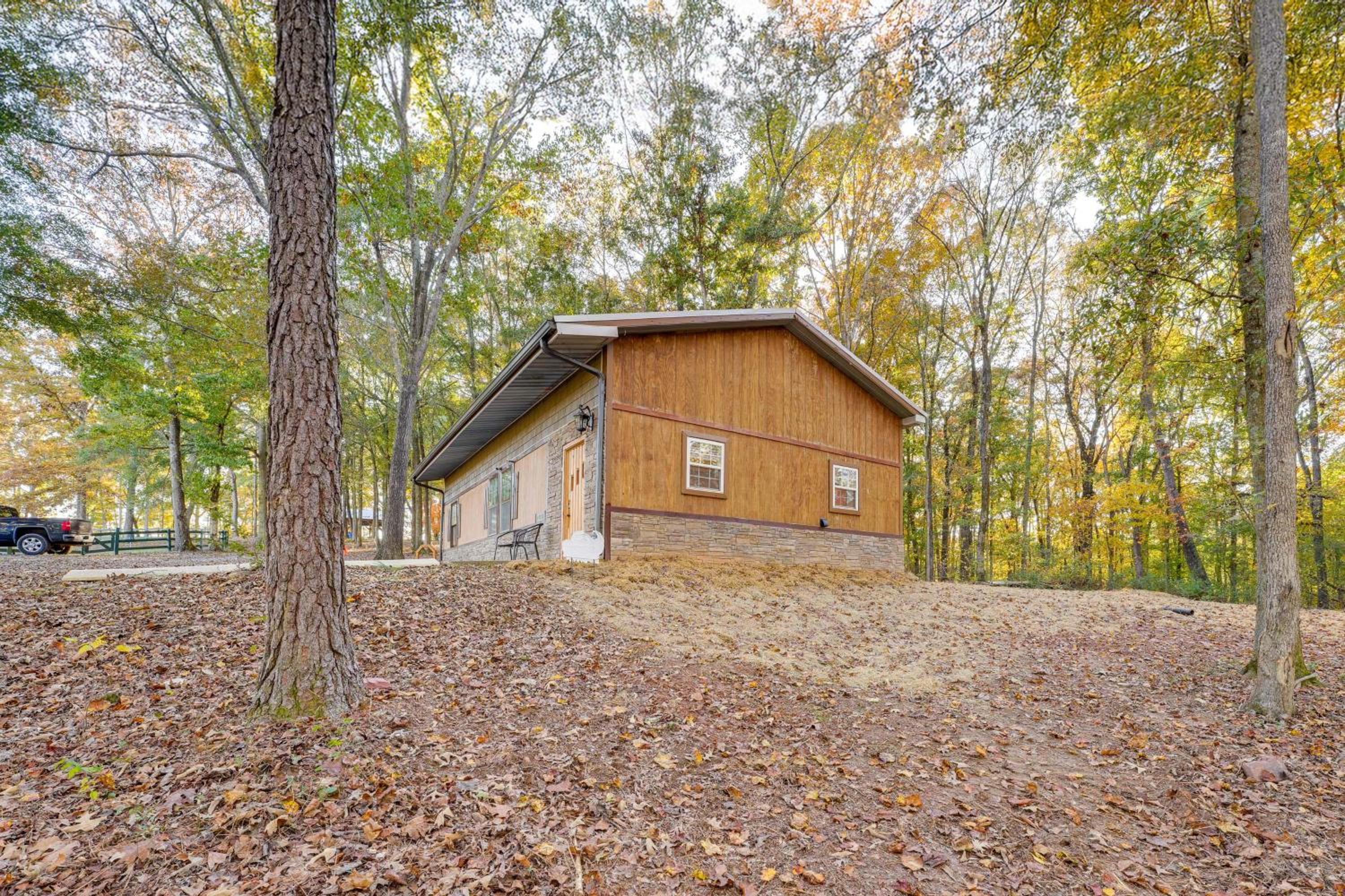 Cozy Couples Escape with Patio in Northwest Georgia