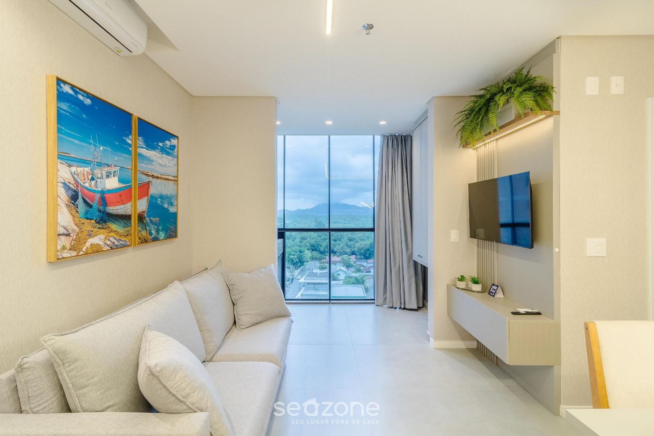 Your exclusive stay just steps from the sea in Meia Praia - FFS!