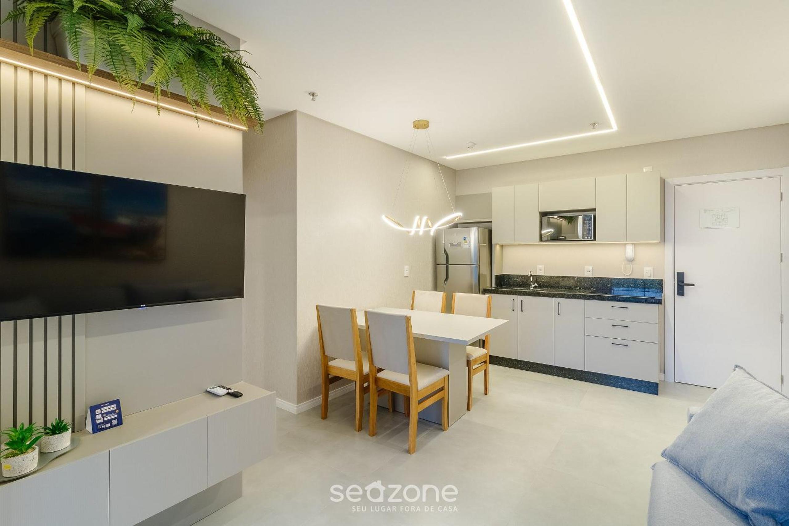 Your exclusive stay just steps from the sea in Meia Praia - FFS!