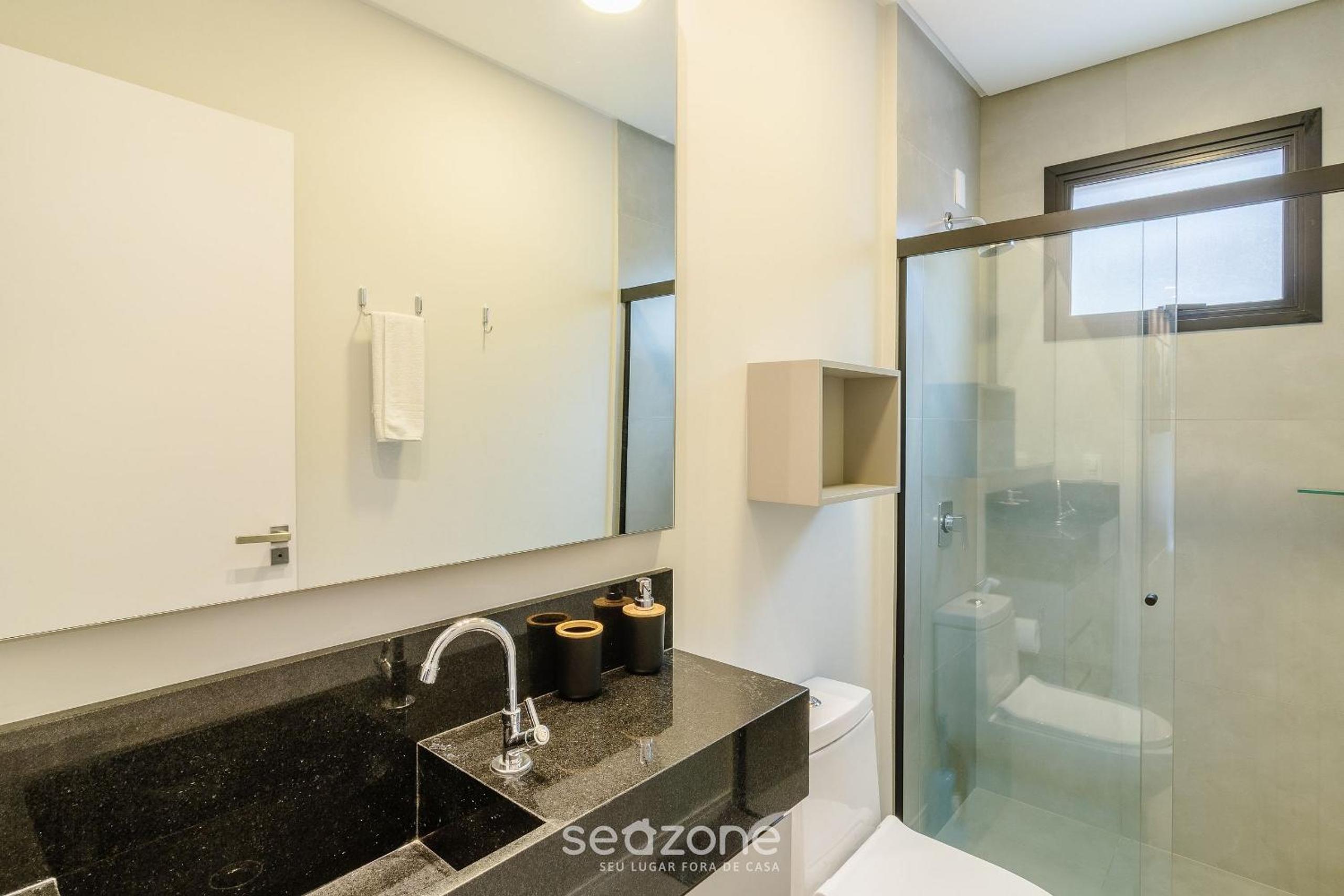 Your exclusive stay just steps from the sea in Meia Praia - FFS!