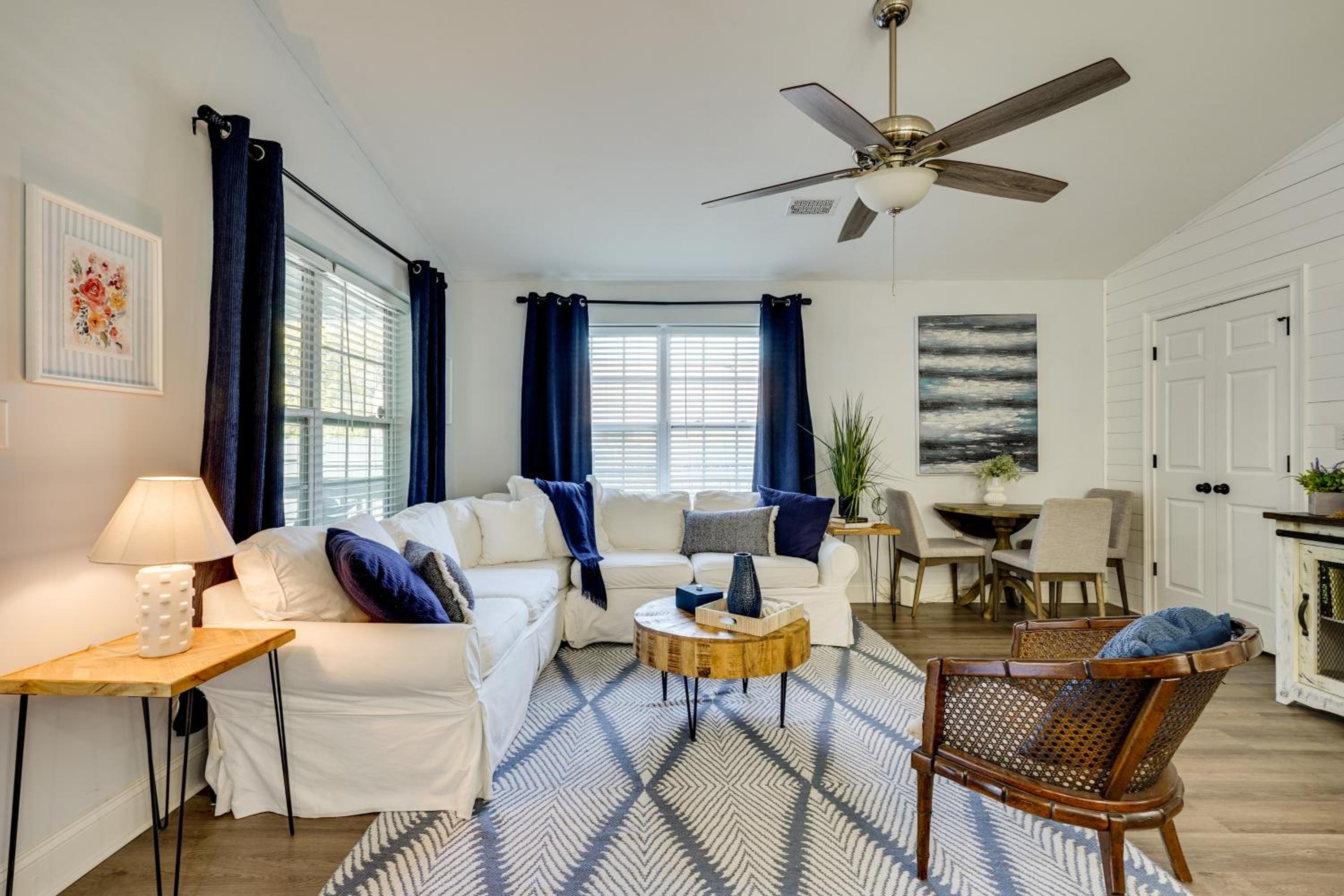 Coastal Convenience! Mt Pleasant Gem 2 Mi to Ocean