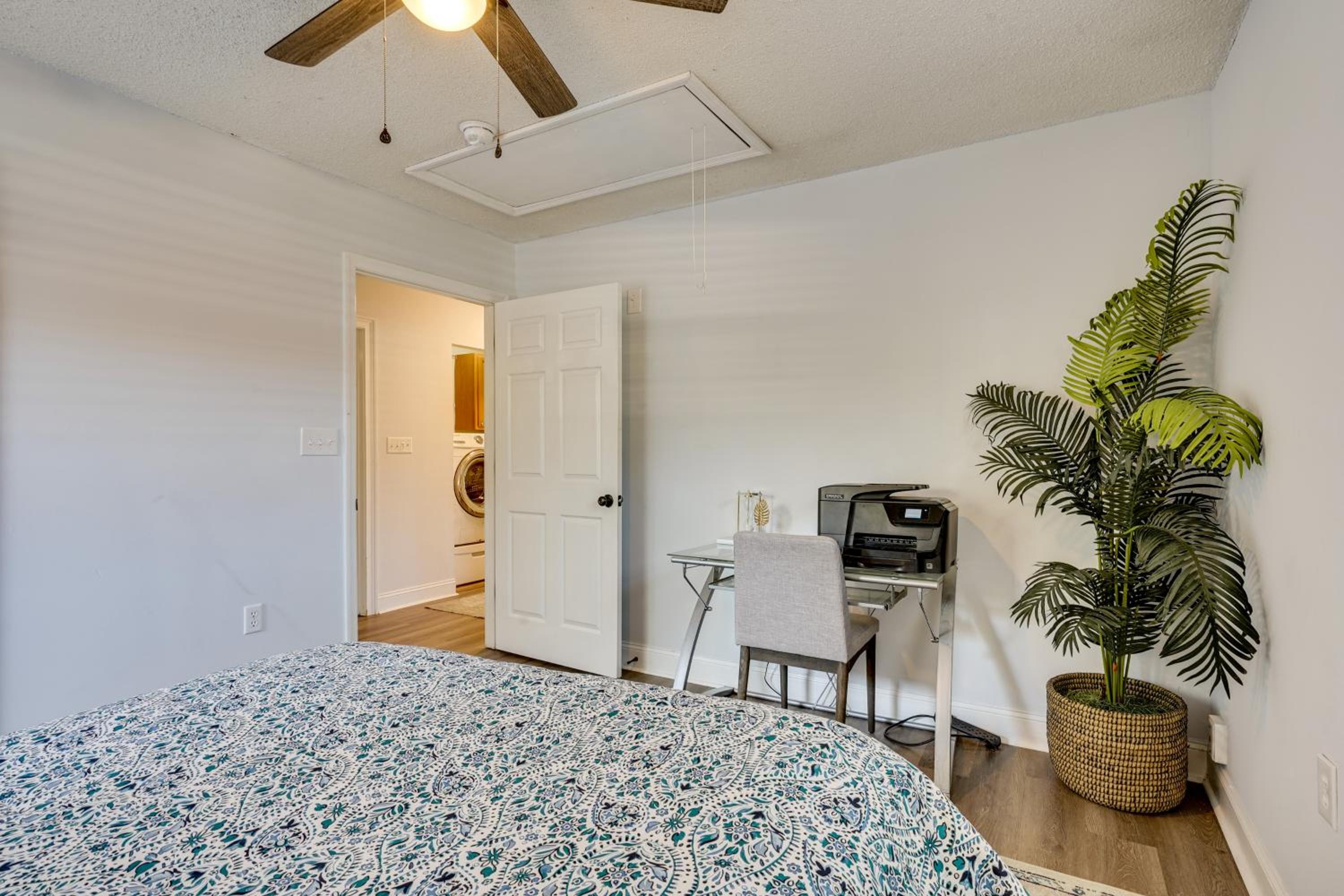 Coastal Convenience! Mt Pleasant Gem 2 Mi to Ocean