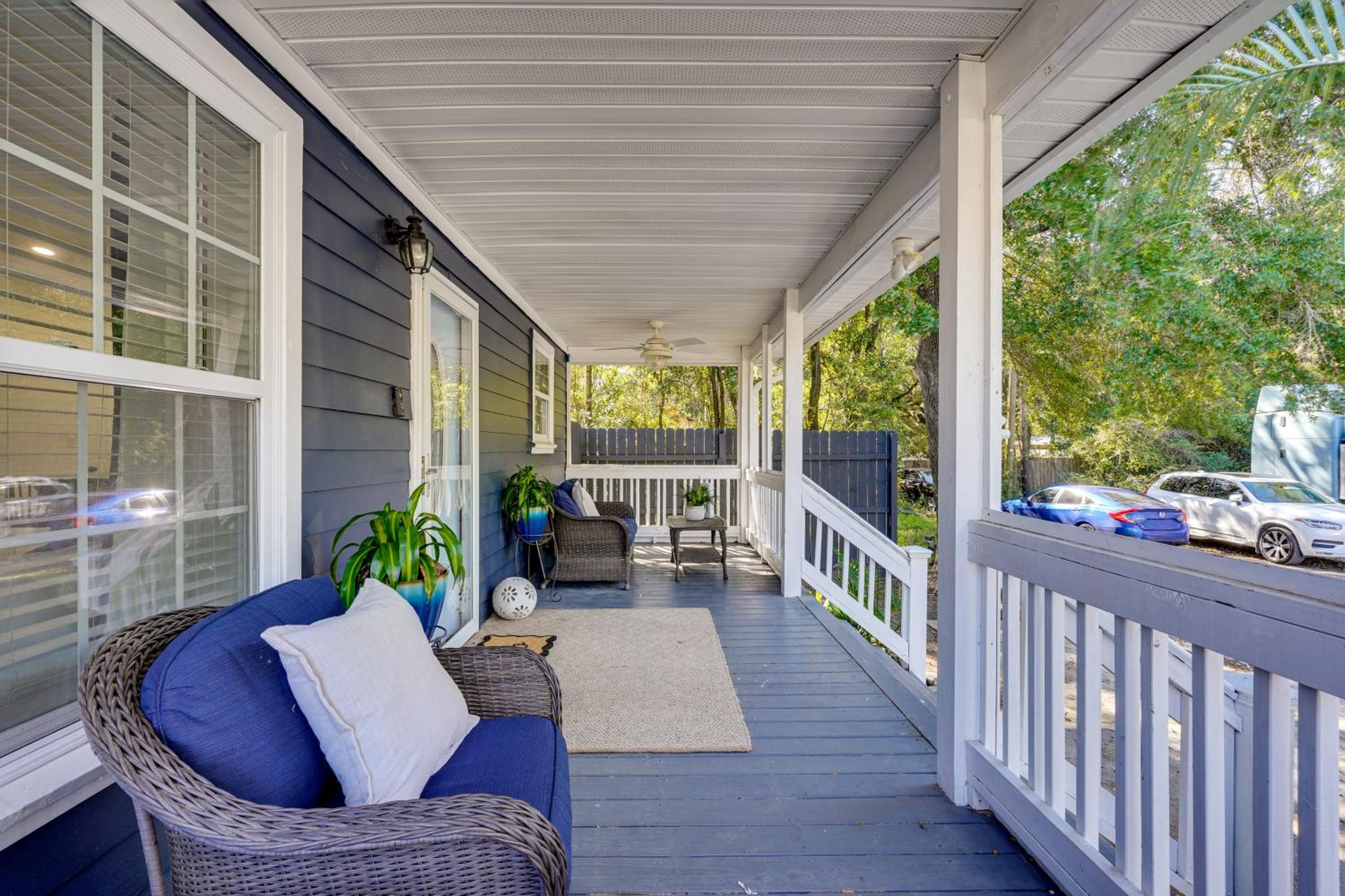 Coastal Convenience! Mt Pleasant Gem 2 Mi to Ocean