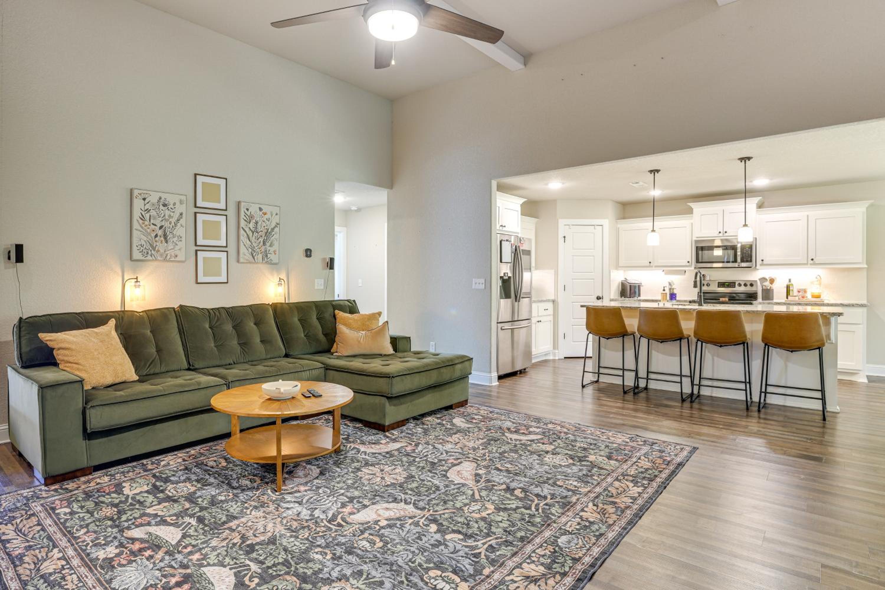 Riders Retreat! Modern Home By Bella Vista Trails