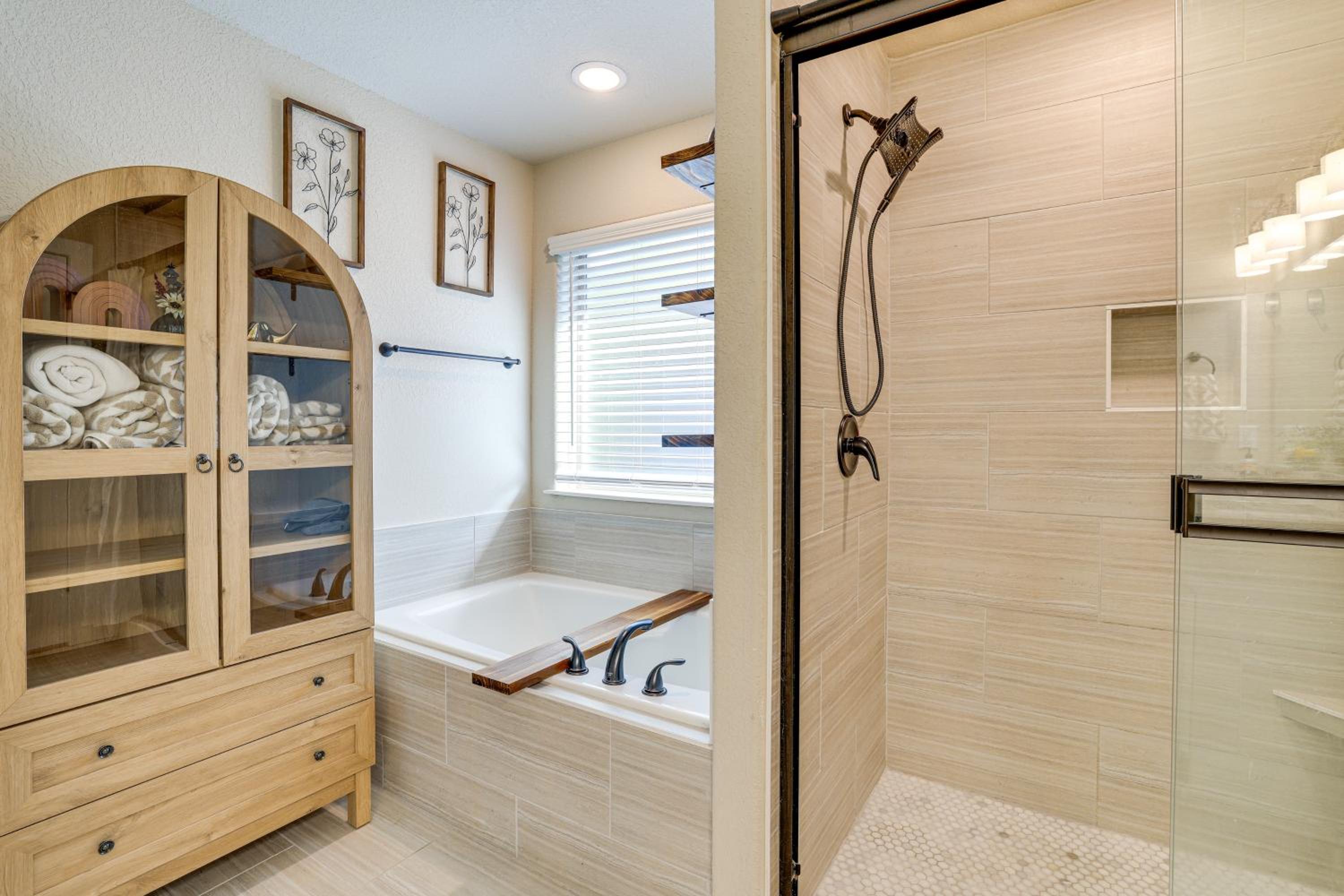 Riders Retreat! Modern Home By Bella Vista Trails
